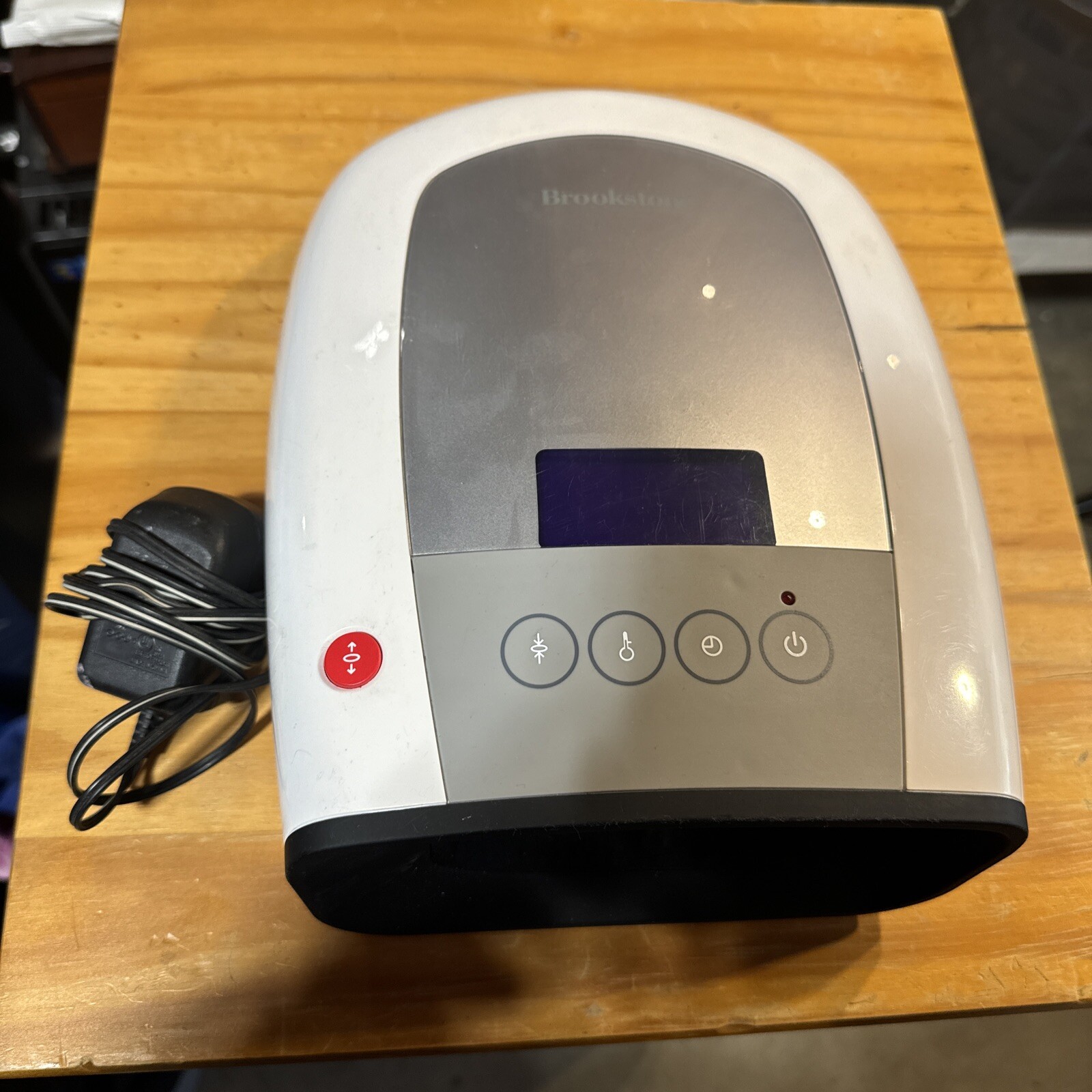 Brookstone Hand Massager Air Compressor With Heat Multi Setting. EUC