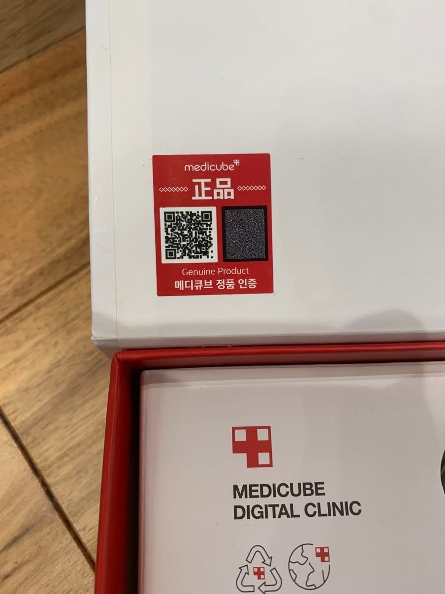Medicube AGE-R ME-AGE-R-01 Derma EMS Shot Facial Beauty Device Set Japan k66