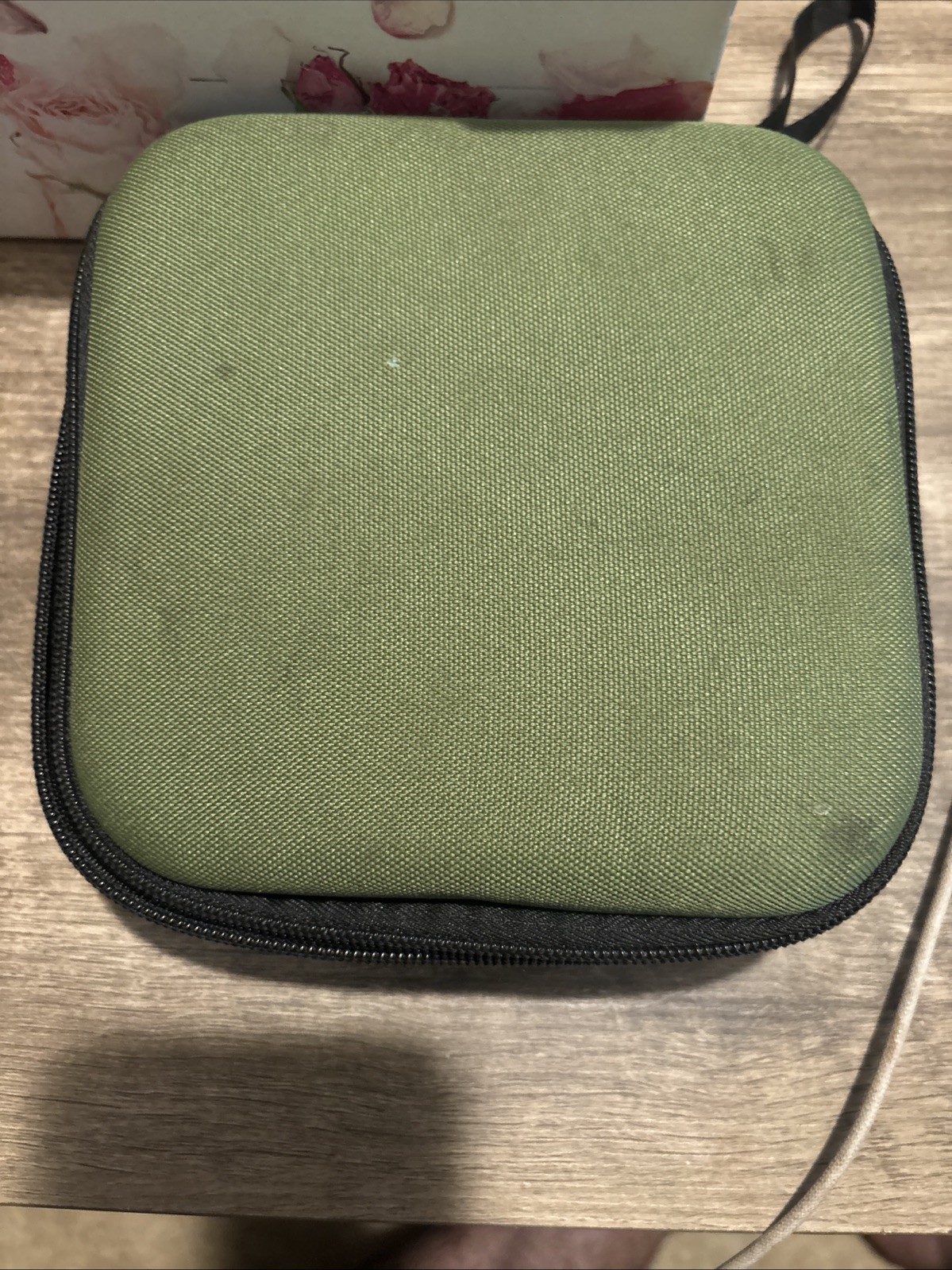 Bluzen HP-168 Black Mini Percussion Massager With Carrying Zipper Case