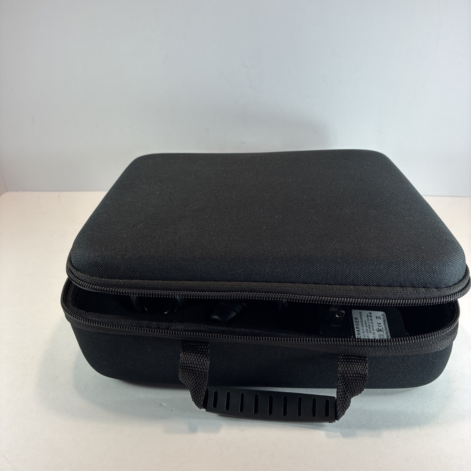 AERLANG Massage Gun Deep Tissue Massager Portable Variable Speed Top Condition