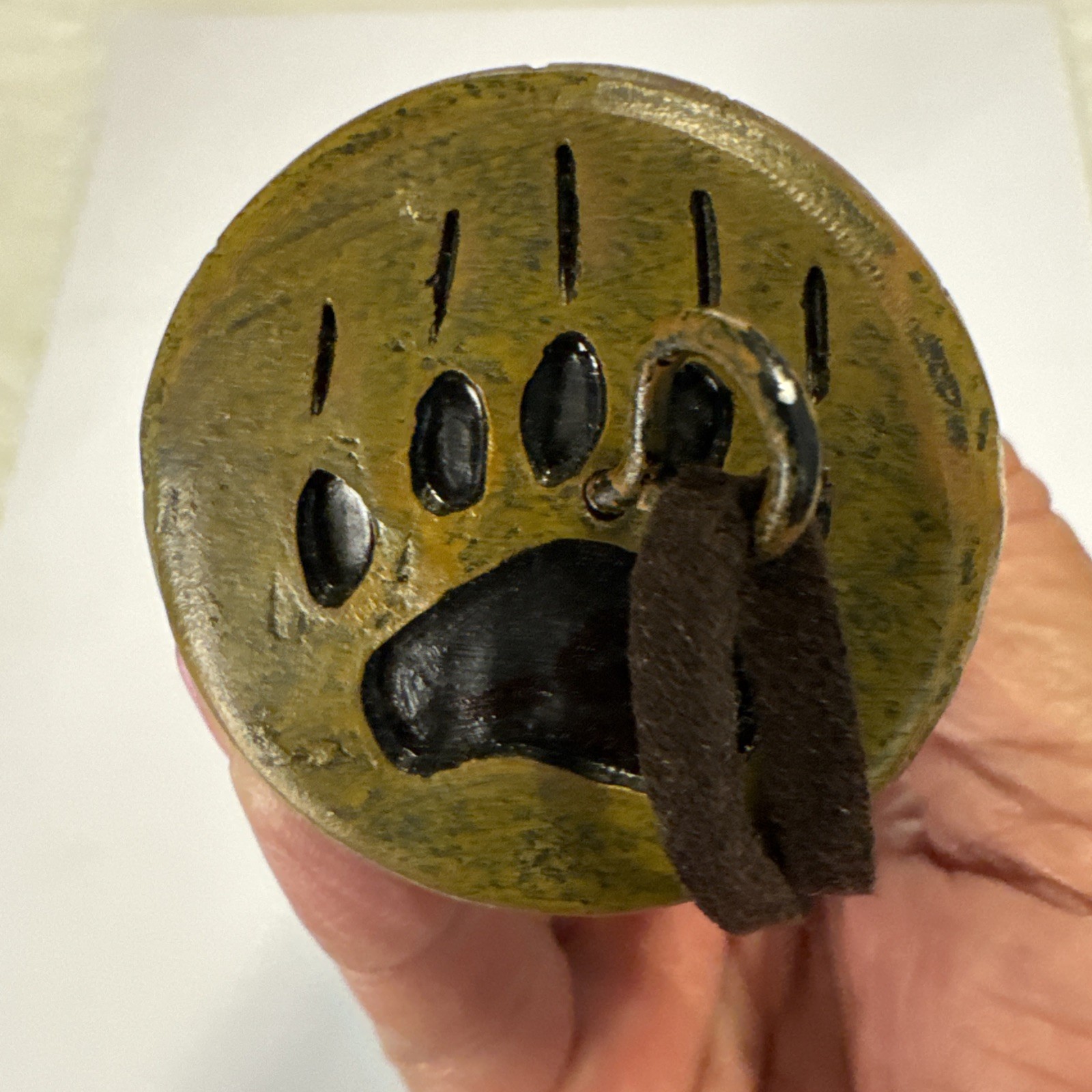 Rivers Edge Bear Paw Back Scratcher Resin And Steel Approx. 20” L Leather Wrist.