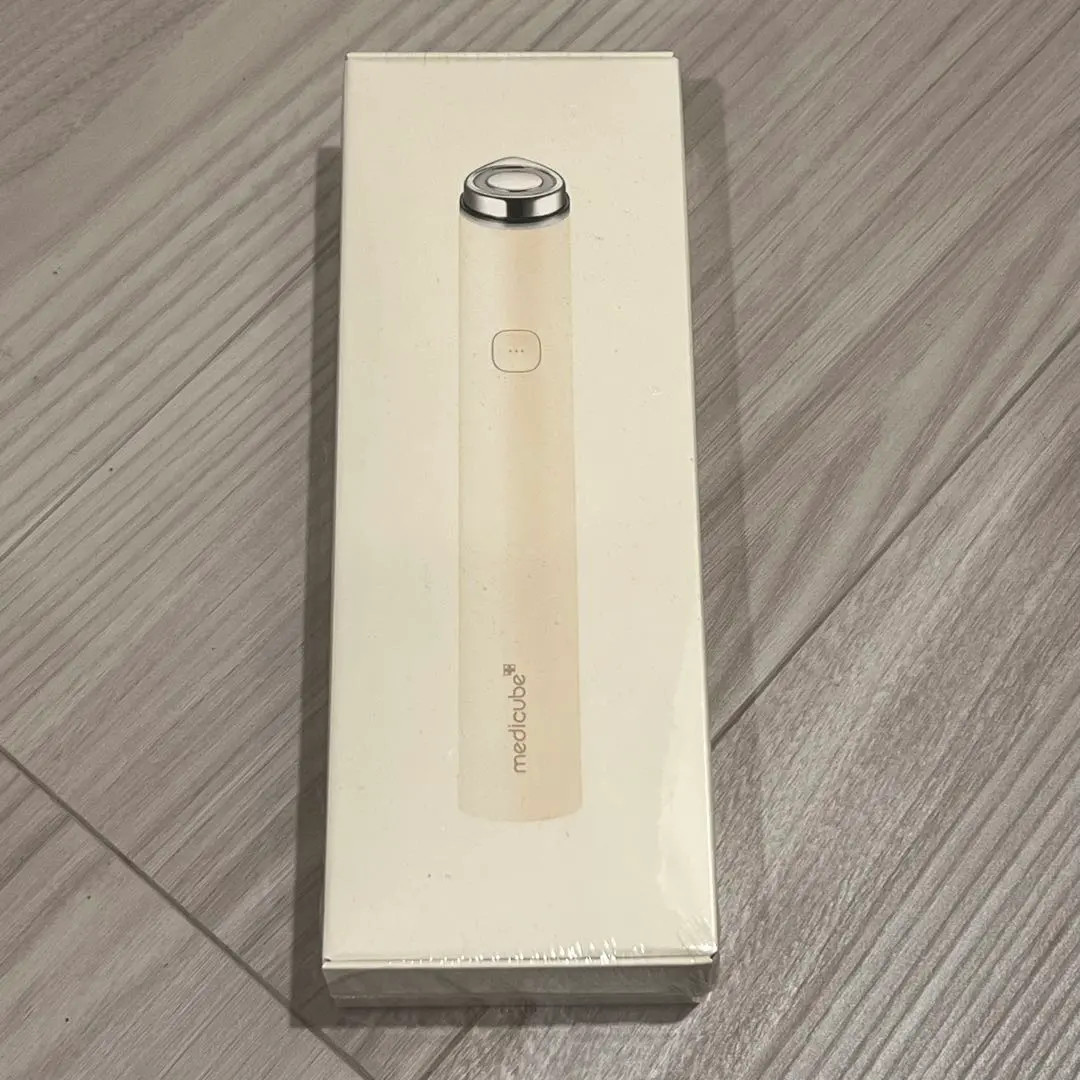 NEW Medicube Age-R Booster Pro X2 Facial Device 9-in-1 Care / K-Beauty white