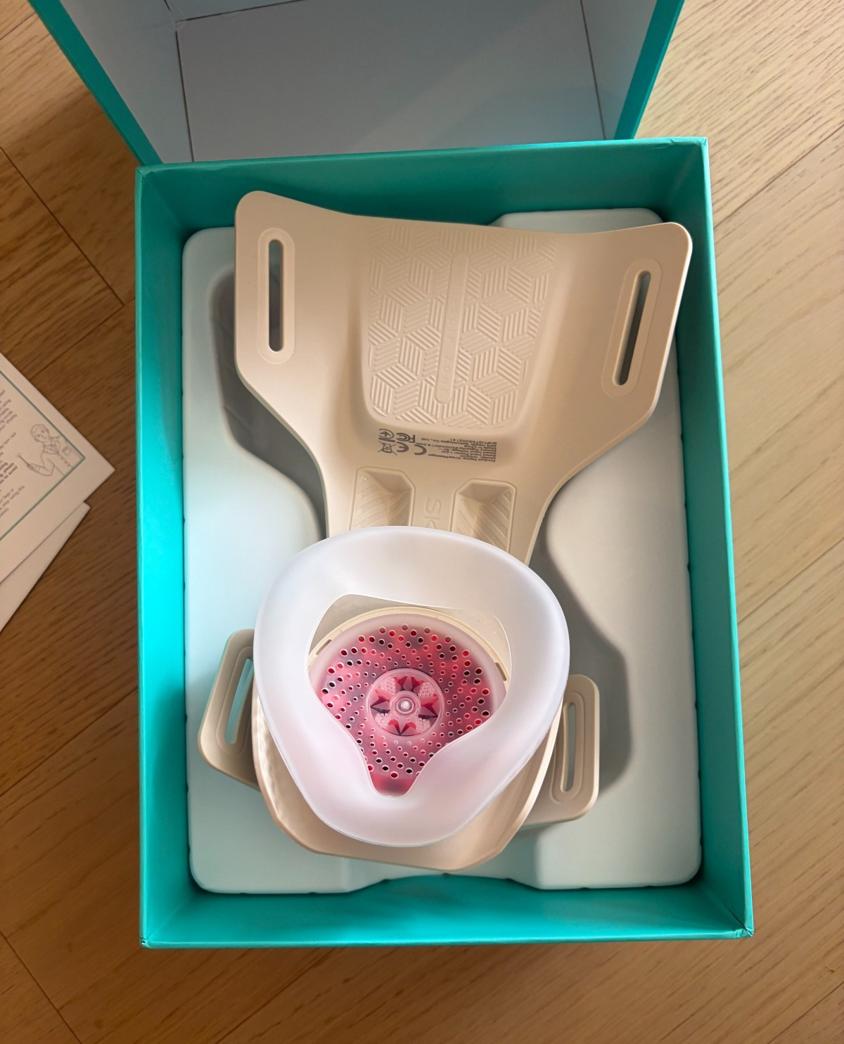 SKG WS500 Heated Knee Massager Beige Kneading Massage Heat Therapy