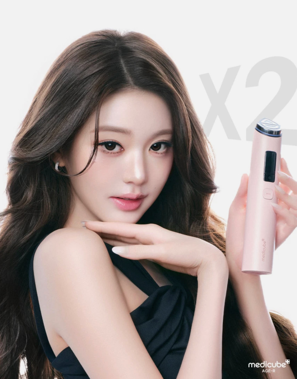 NEW Medicube Age-R Booster Pro X2 Facial Device 9-in-1 Care / K-Beauty