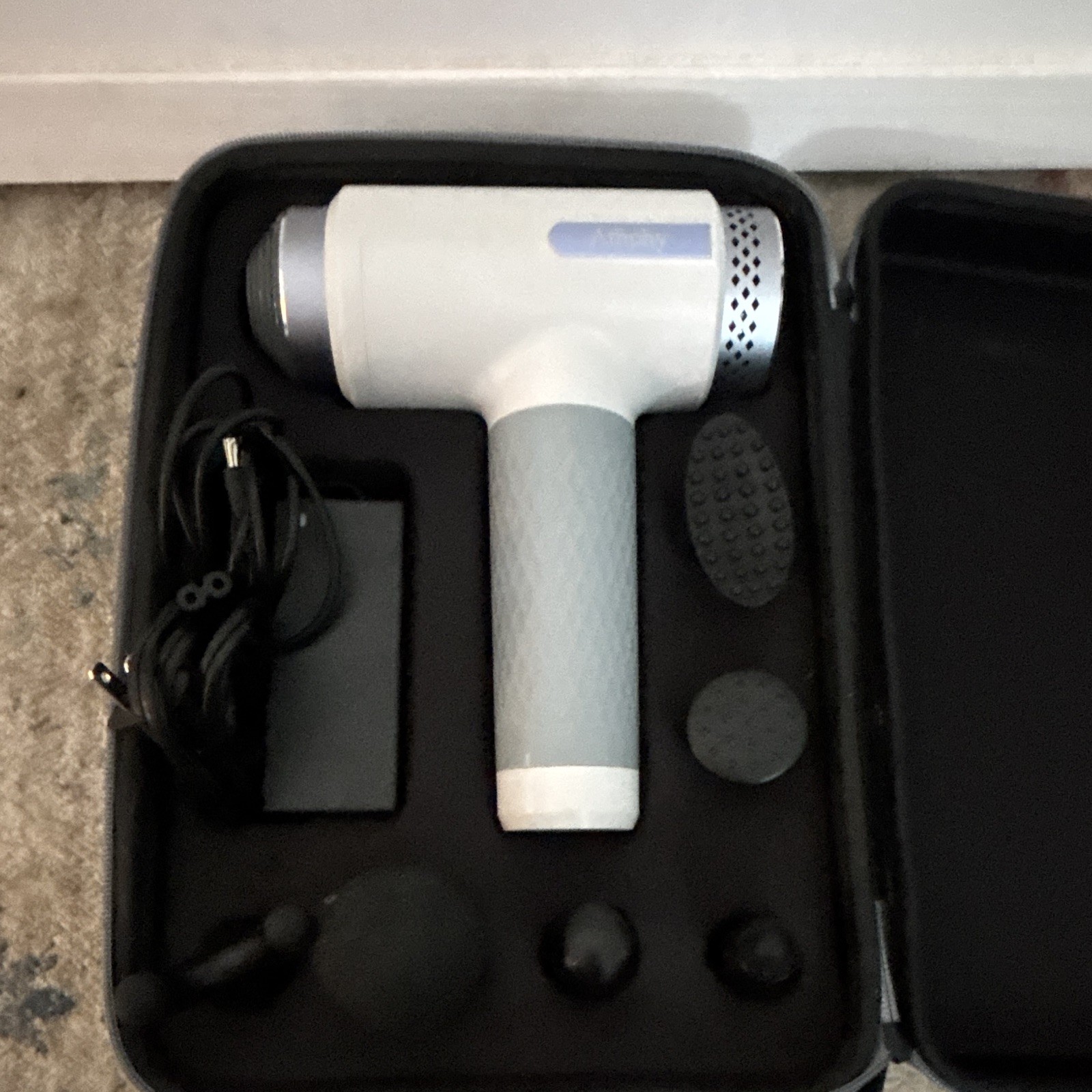 Athphy 0156 Percussion Massage Gun Cordless Handheld 6 Heads Case Gray/White