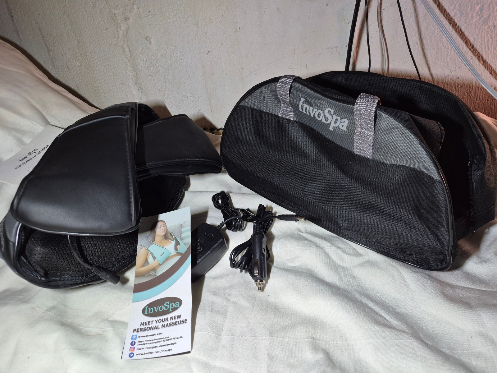 InvoSpa JC-668 Shiatsu Back shoulder and Neck Massager With Heat – Black