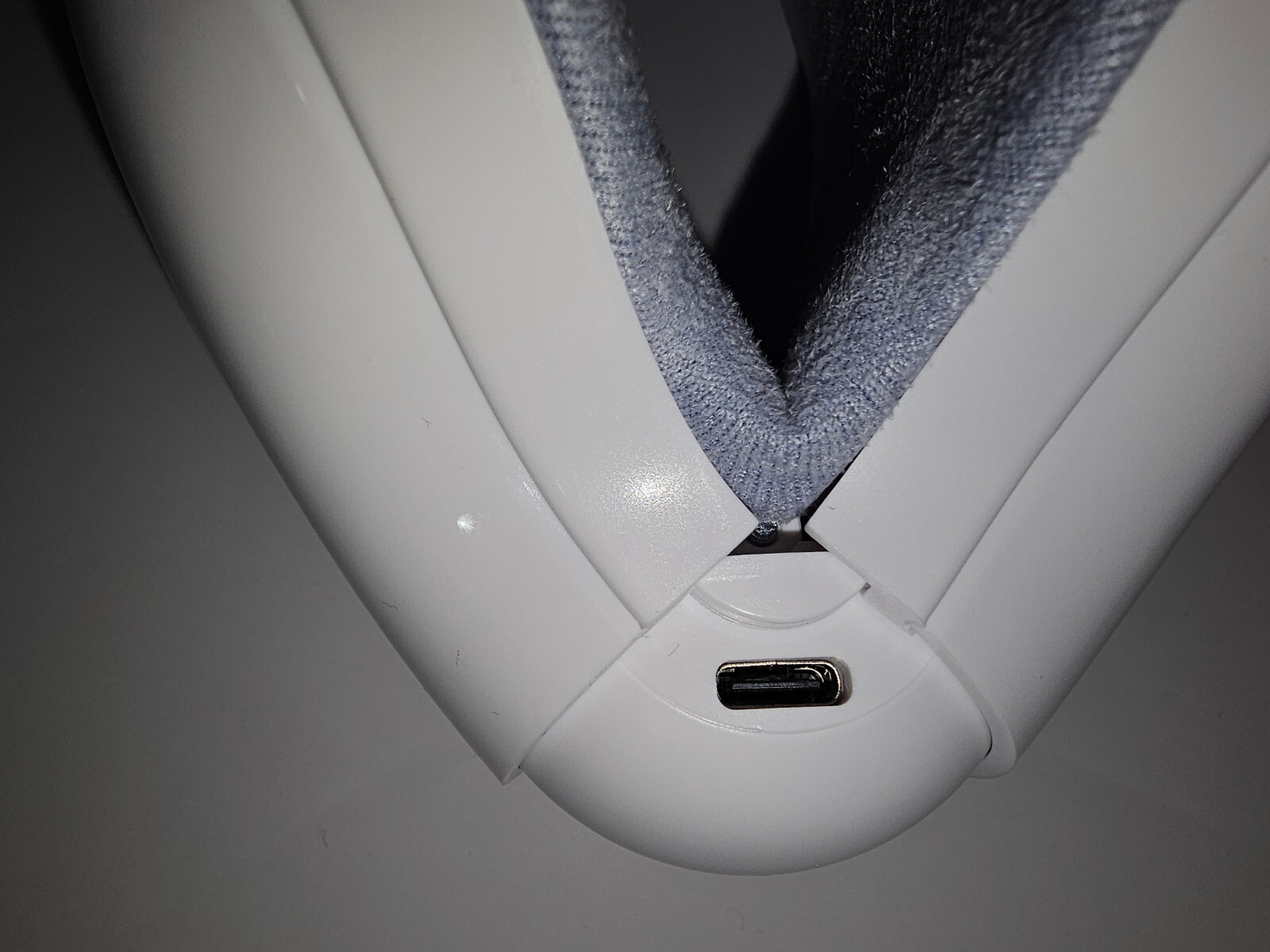 Rechargeable Eye Massager with Heat & Vibration – Bluetooth Music – Open Box