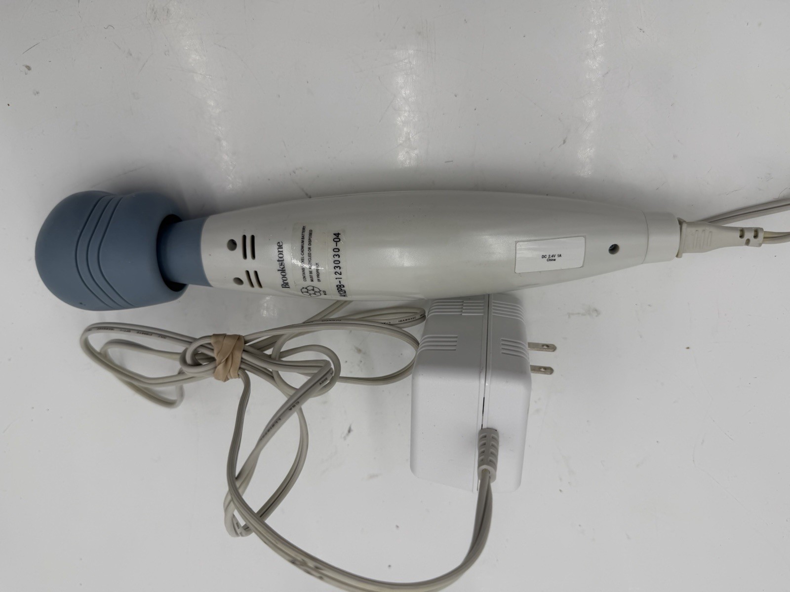 Acuvibe Softtouch Vibrating Corded Personal Massager Brookstone w/ Charger