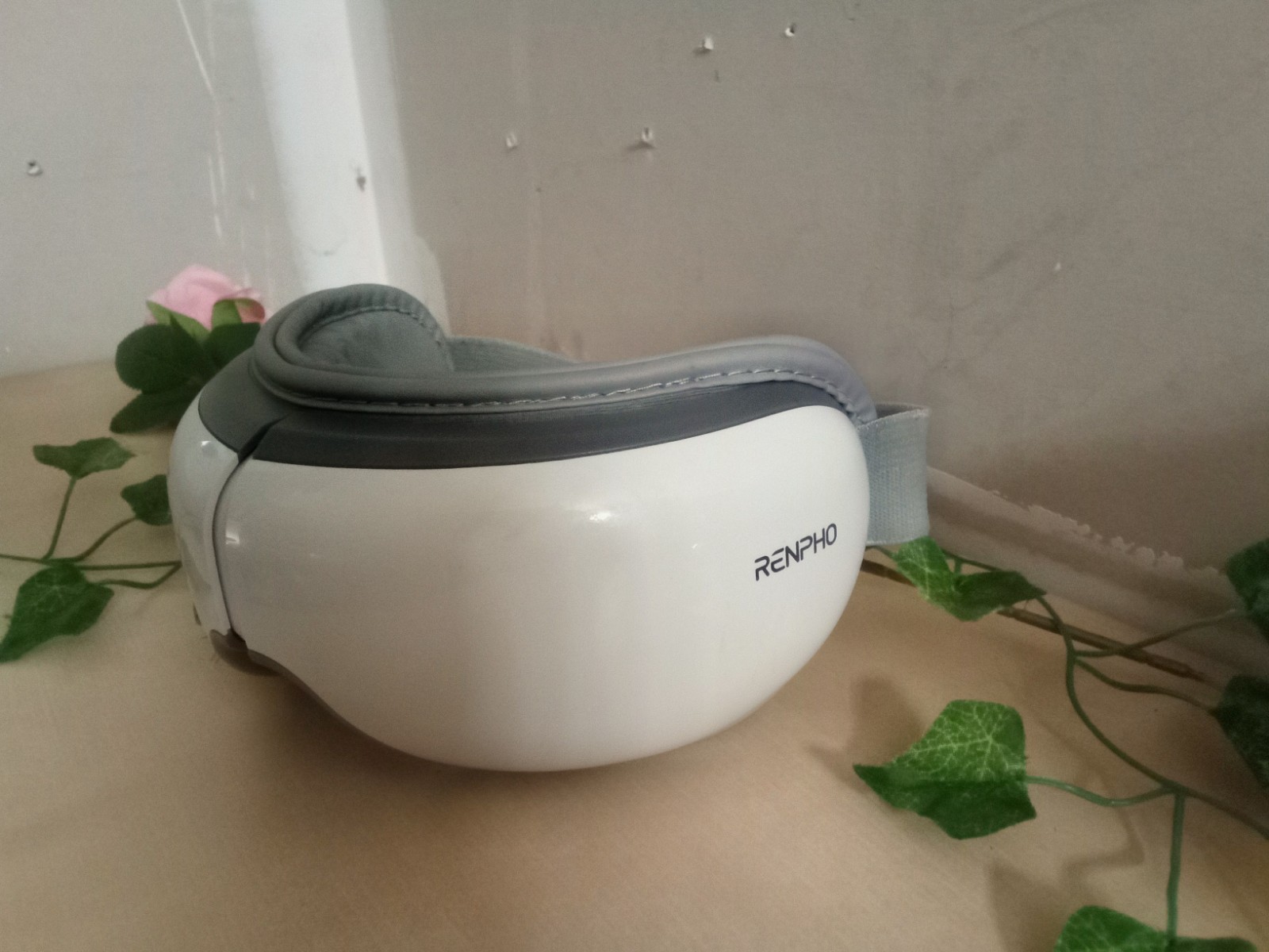 RENPHO RF-EM001 Cordless Heated Handheld Electric Eye Massager White/Gray