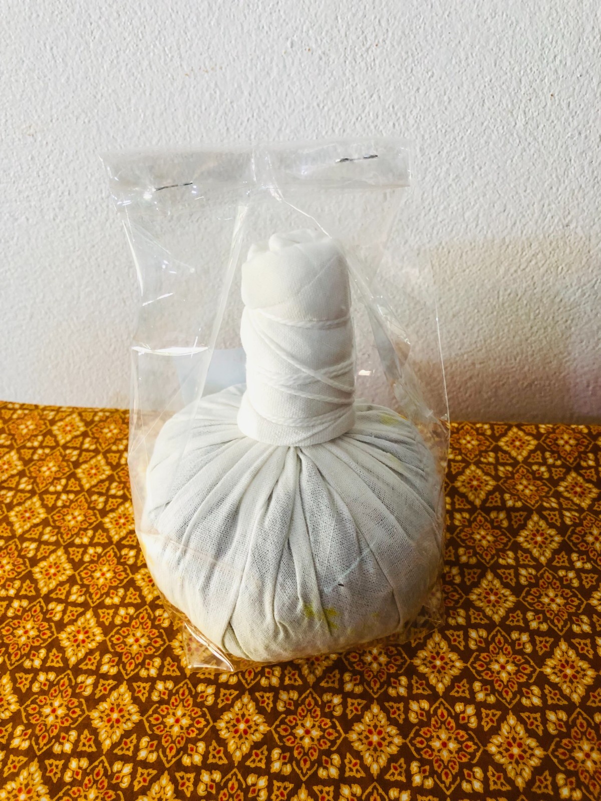Thai Herbal Compress Ball Massage Relieves Body Pain Relaxing ,Thai wisdom2x100g