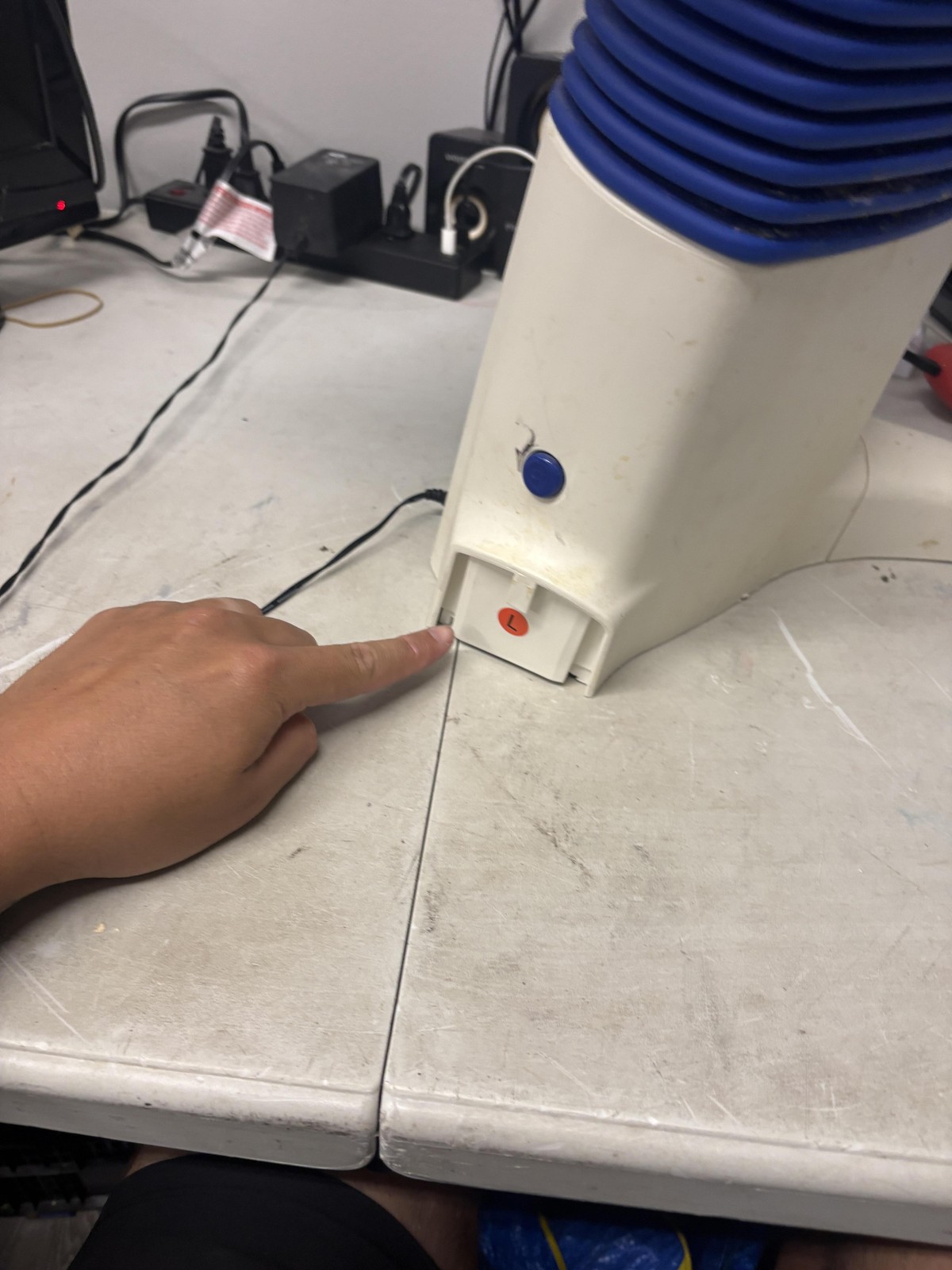 Back2Life Chi Machine Continuous Motion Back Massager MISSING ONE LEG