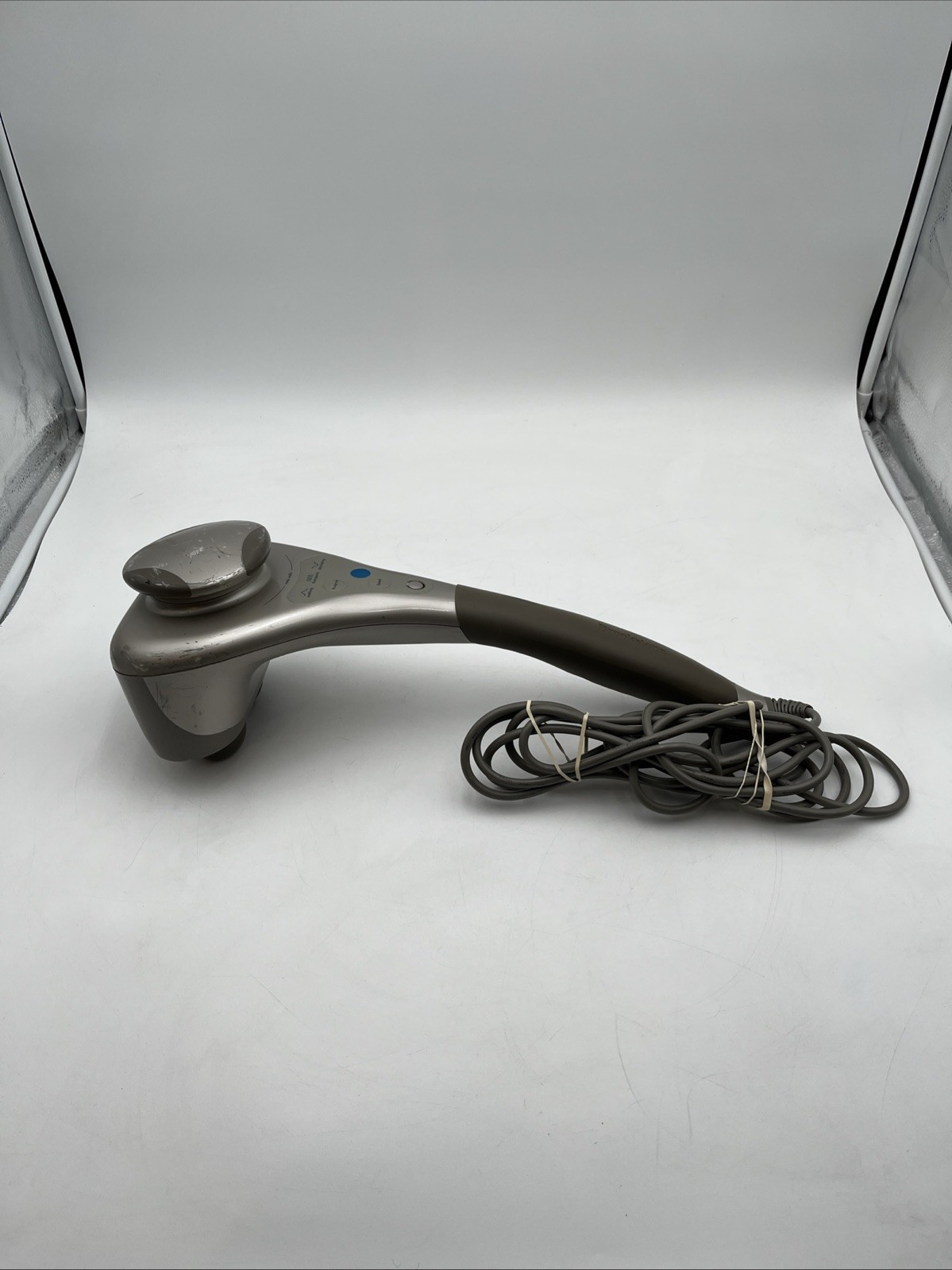 Brookstone Massager 15-Speed Vibrating Full Body Therapy Handheld Model 235333