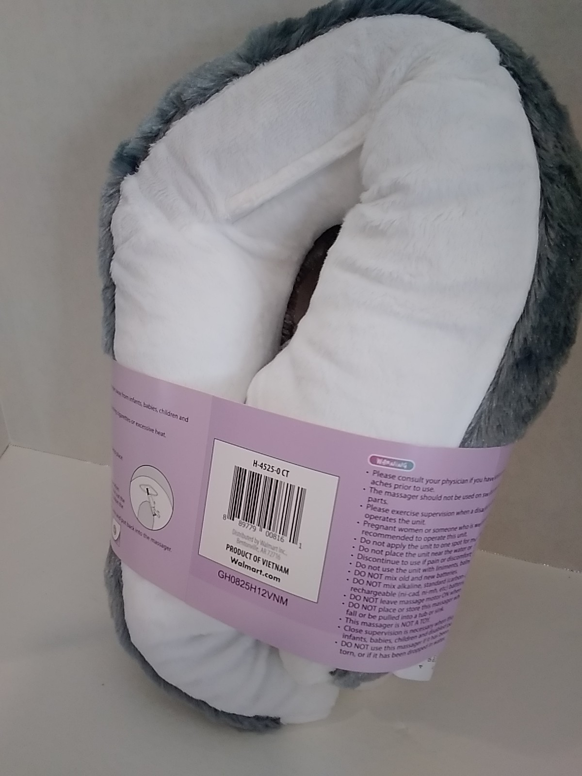 HealthTouch Polyester Fibers Neck Massager Gray Cat Requires 2 AA Batteries