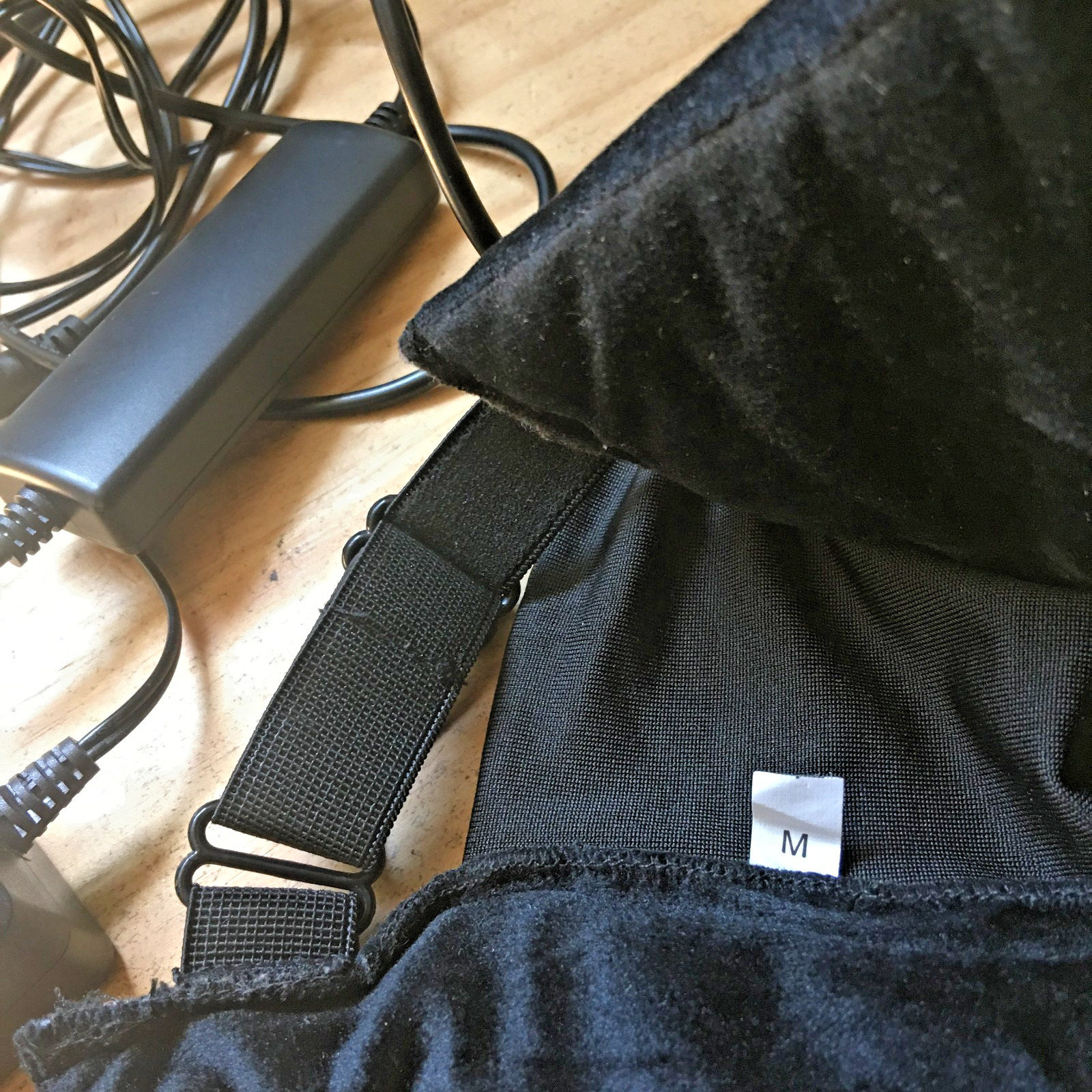 Black Heated Electric Head Wrap Size M With Power Adapter and Controller