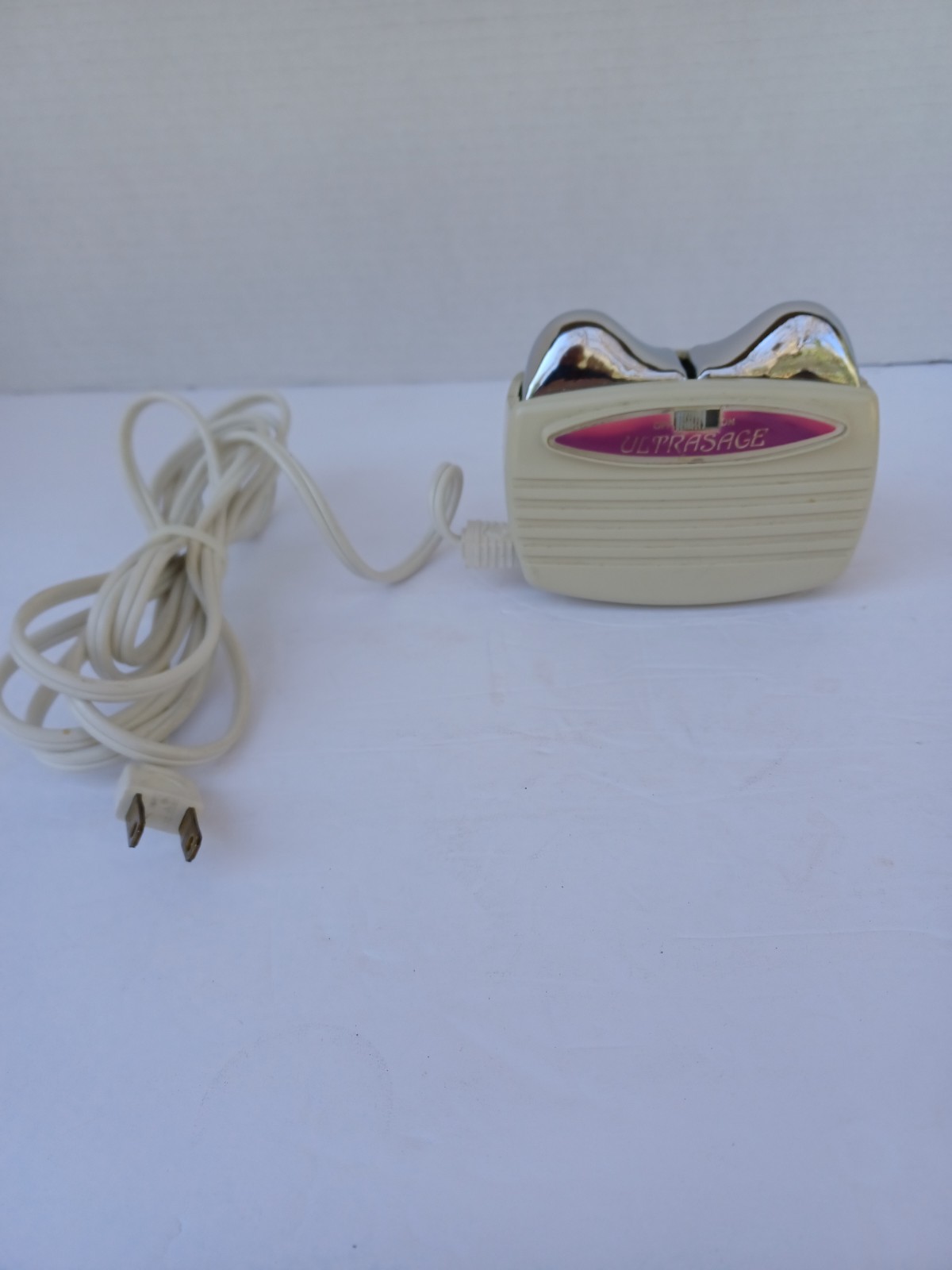 Vintage Ultrasage Model 100 Handheld Portable Corded Electric Massager