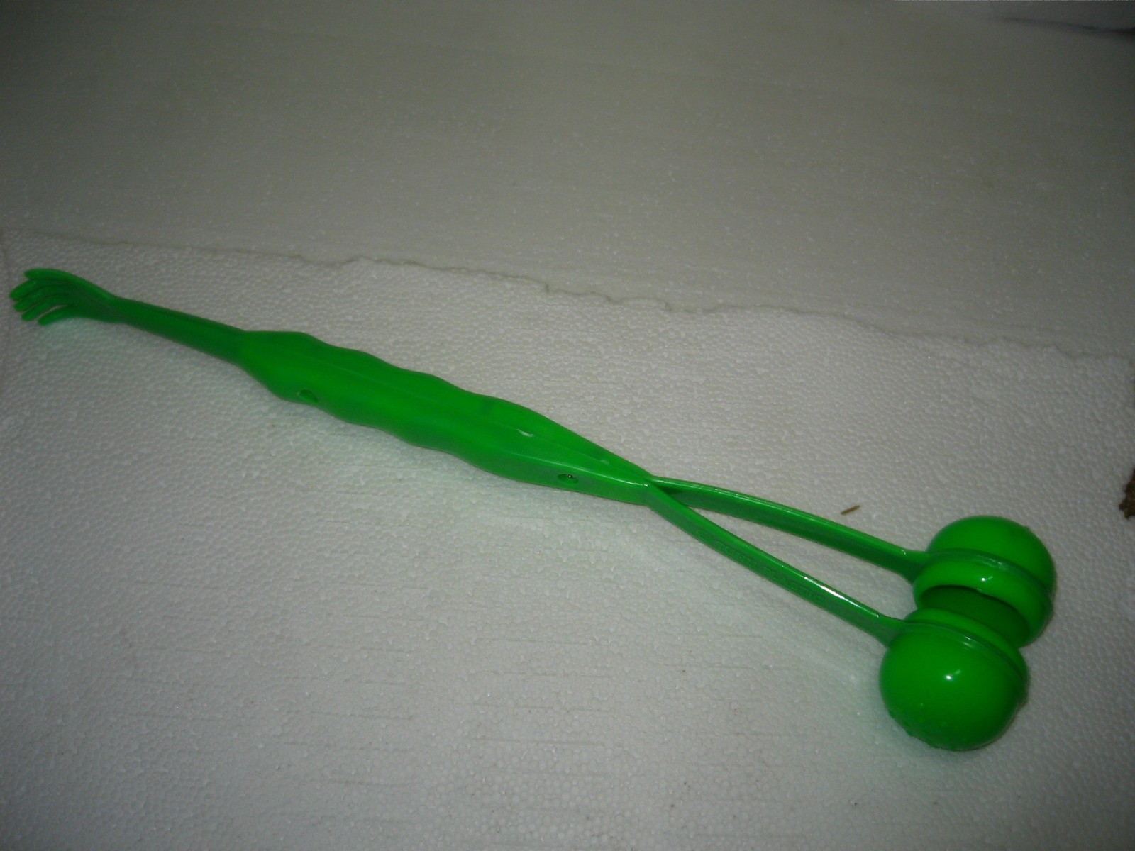 2 in 1 plastic back scratch and knock body Massager