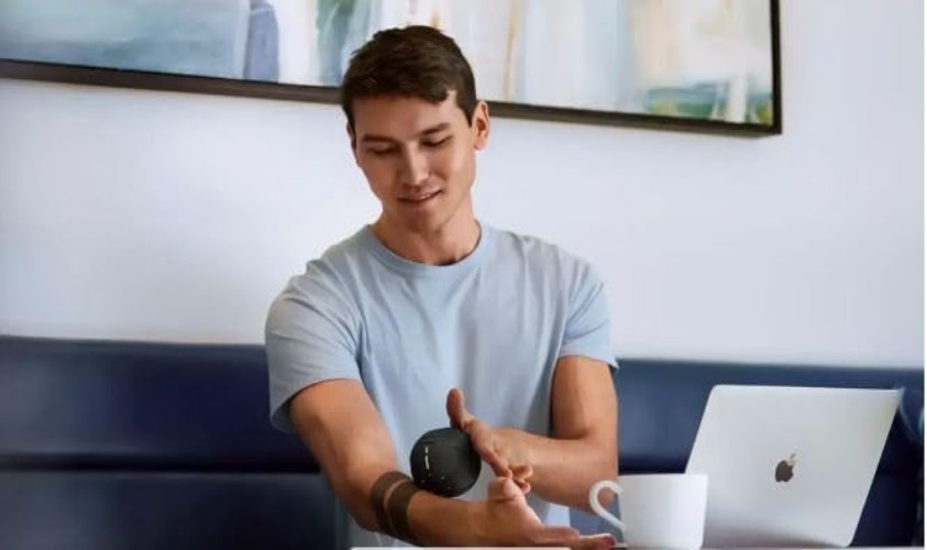 Hypersphere Go – Vibrating Massage Ball for Muscle Recovery, Myofascial Relea…