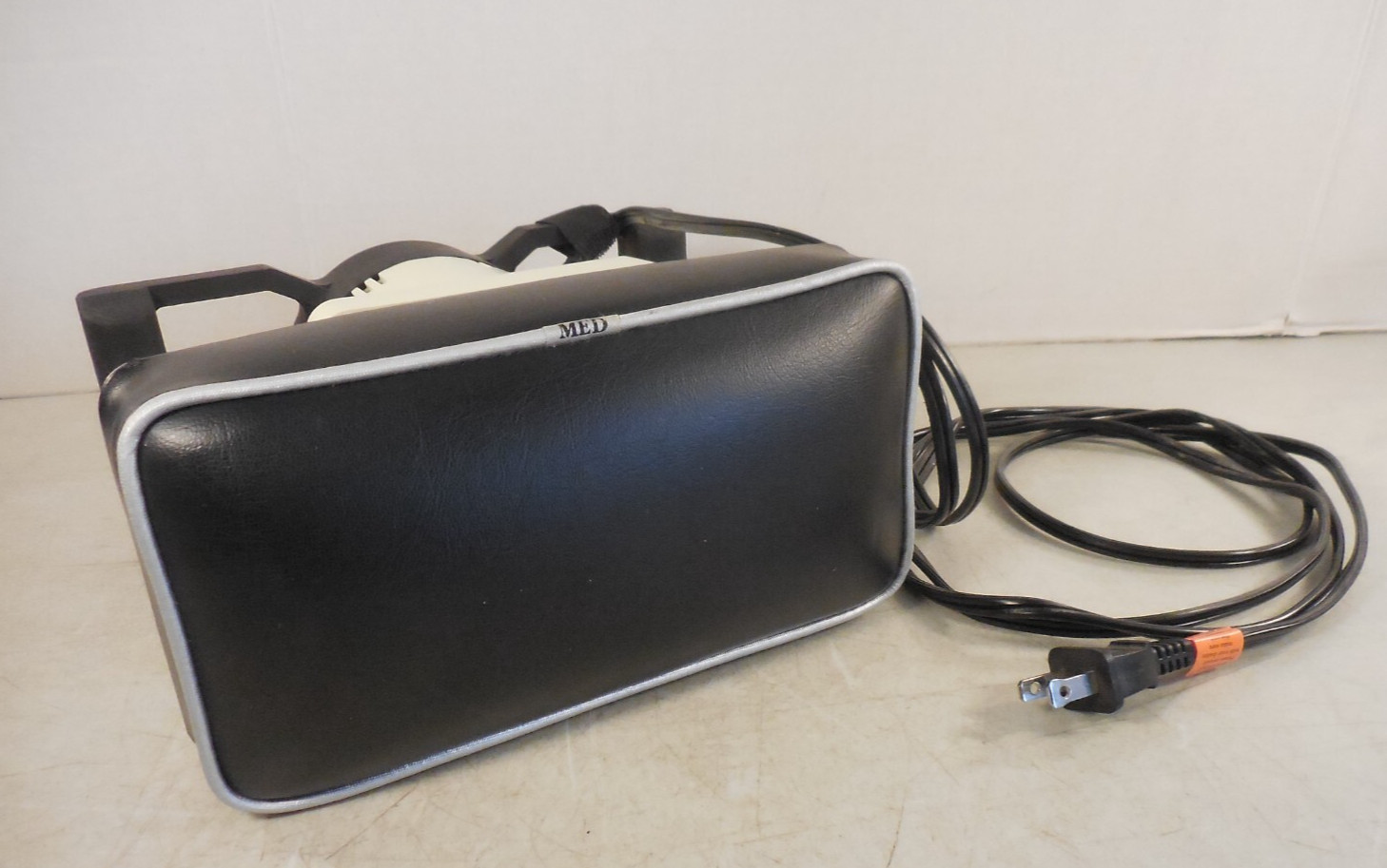 Med Massager MEDMassager MMB05 Variable Speed 120V WORKS CLEAN*