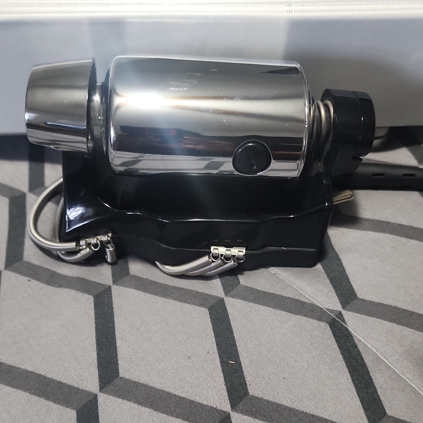 Oster 103-10E Professional Handheld Vibrating Massager Silver Black Back Neck