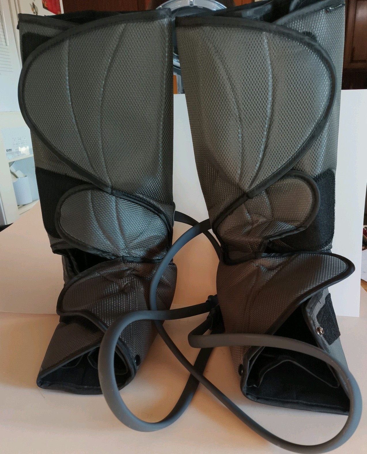Fit King FT-057A Gray Black Air Compression Leg Massager With Heat