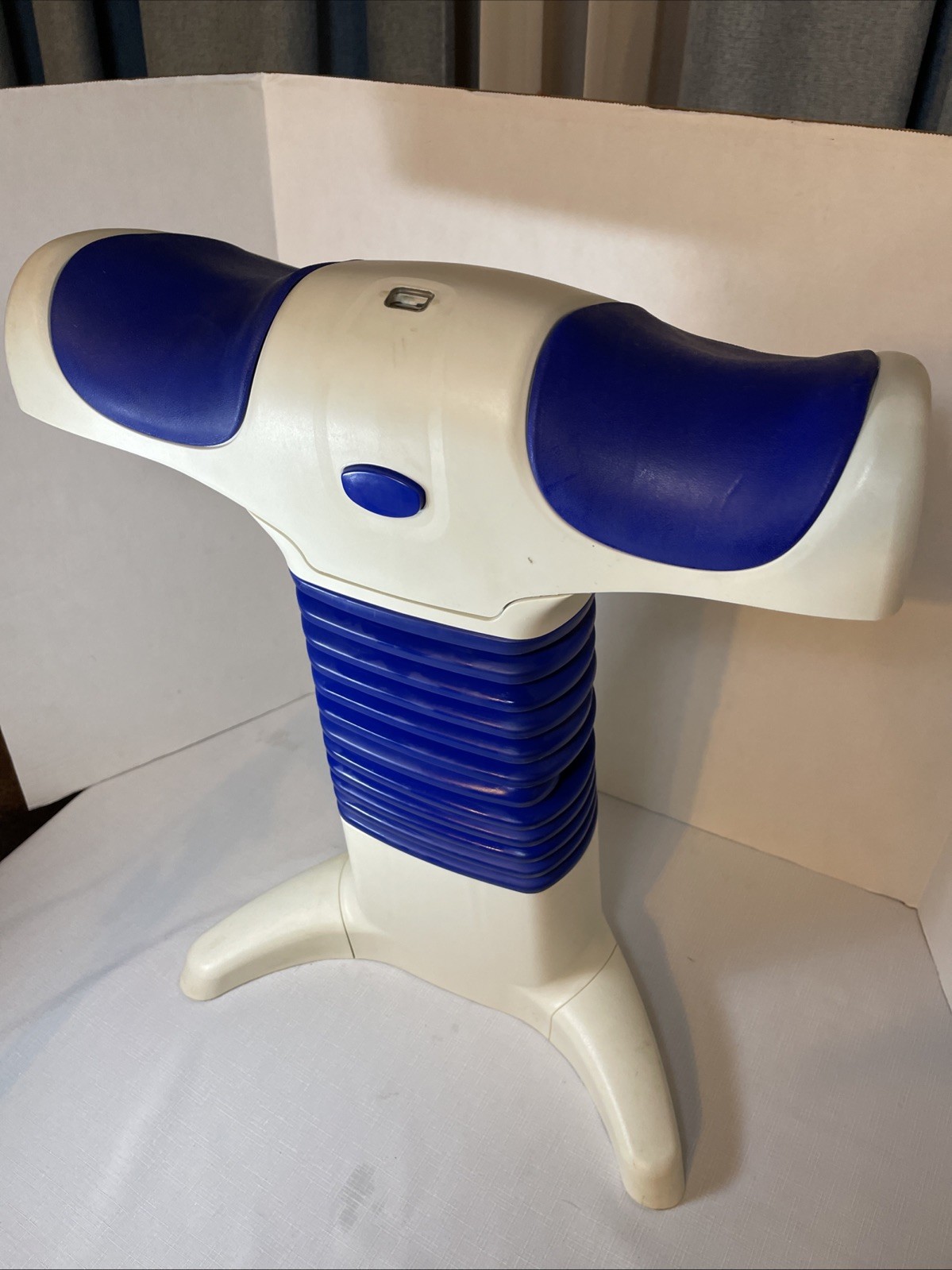 Back 2 Life Continuous Motion Massager Model BL2002 Back Pain Relief
