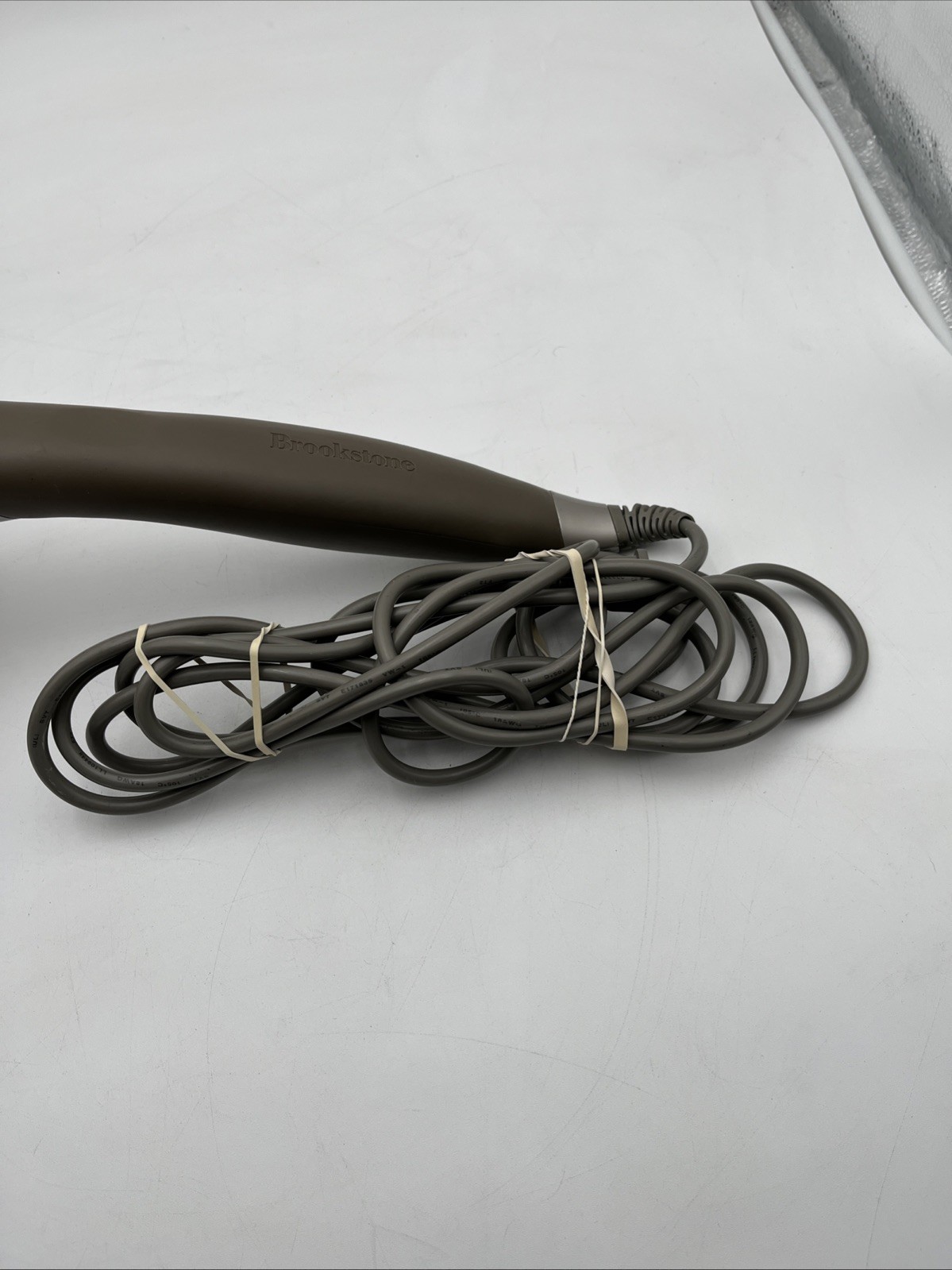 Brookstone Massager 15-Speed Vibrating Full Body Therapy Handheld Model 235333