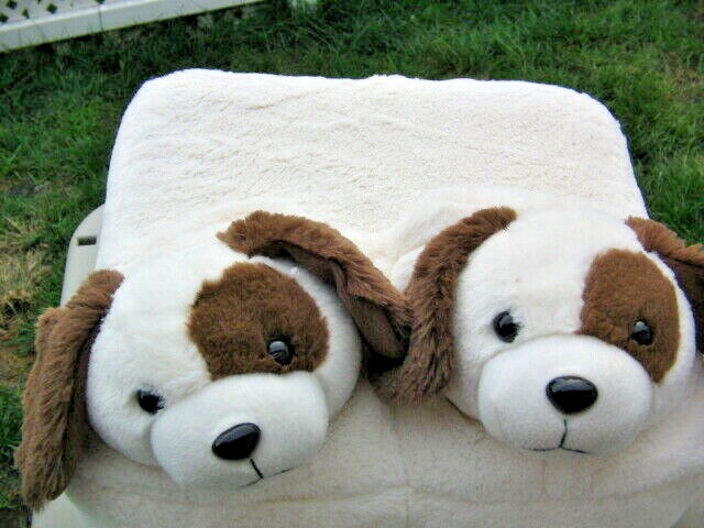 LEADER LIGHT LTD. PUPPY DOG BEIGE VINRATING FOOT MASSAGE BRAND NEW OLD STOCK