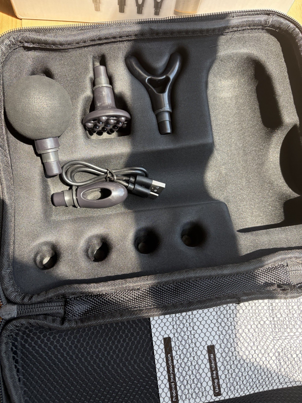 Moderne Elegance Fascia Gun Percussion Massage Gun Cordless 4 Heads Case