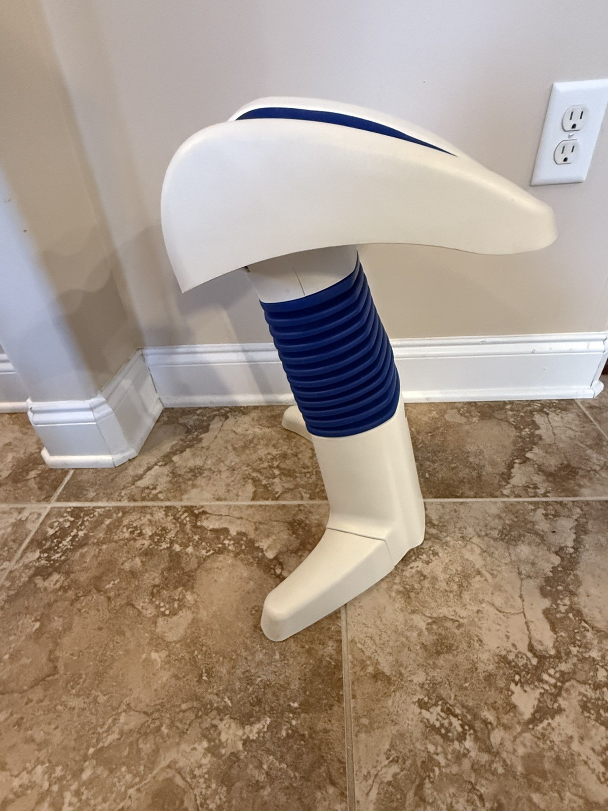 Back Pain Relief. Back2Life Therapeutic Massager. Continuous Motion. Pre Owwned
