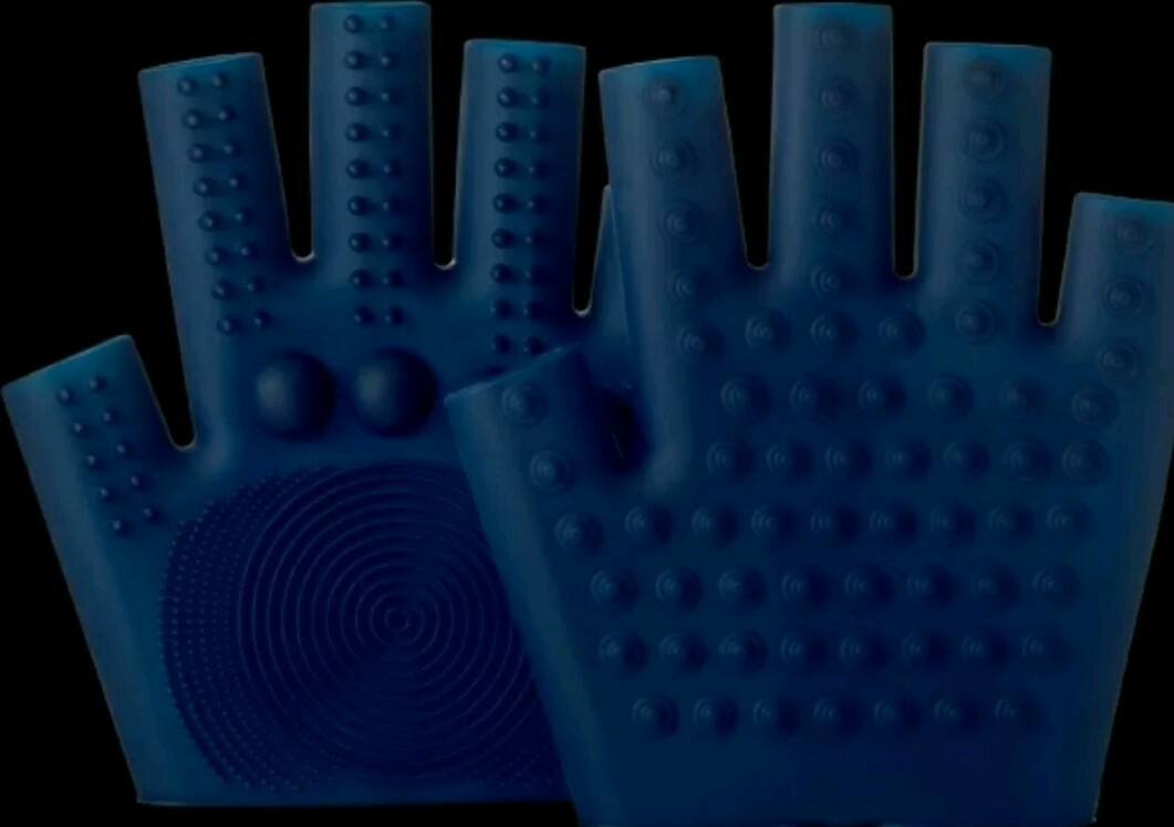 Pure Romance- Textured Massage Glove- In Good Hands- new and sealed