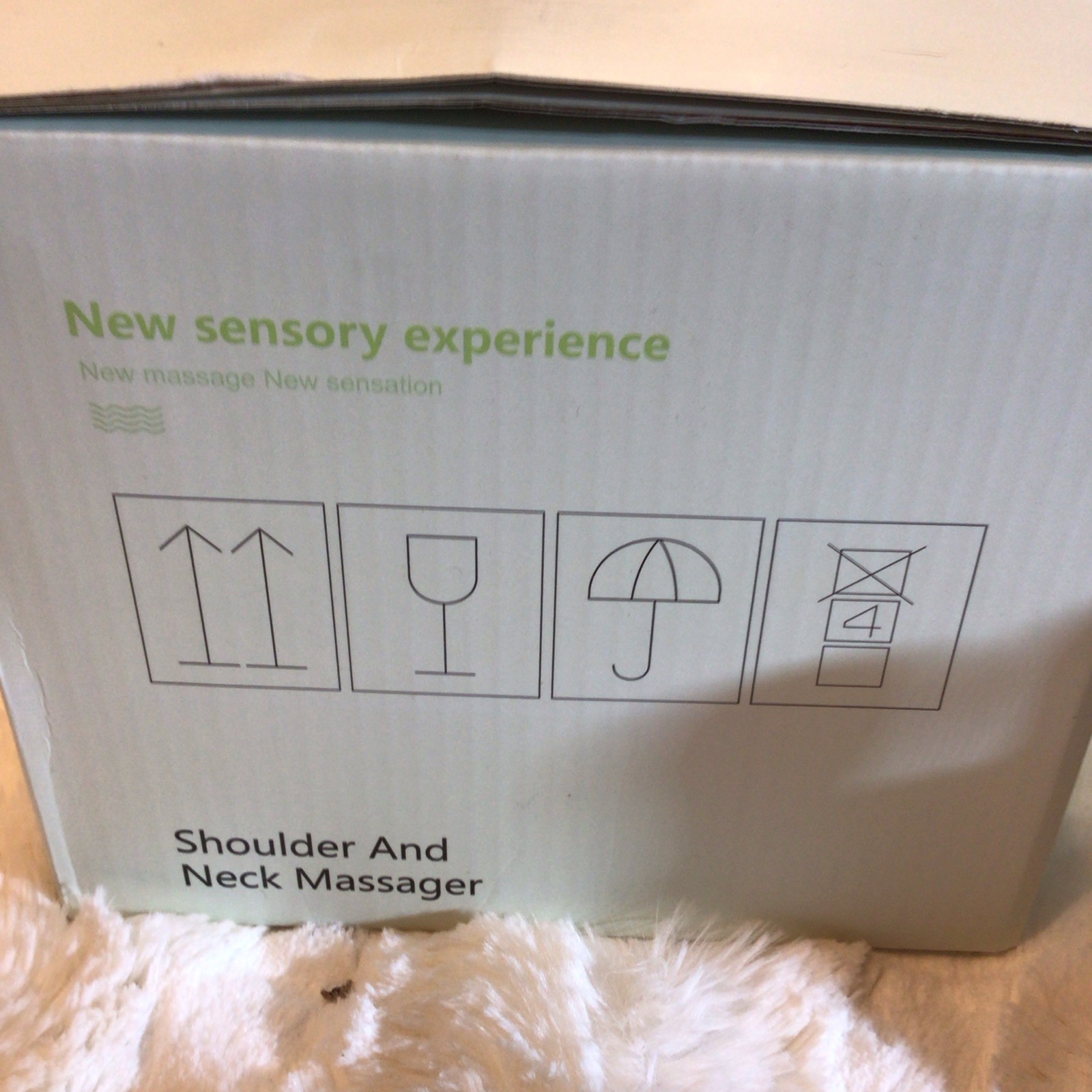 Shoulder & Neck Massager Green Lightweight Kneading 4 Heads Battery/USB 5V