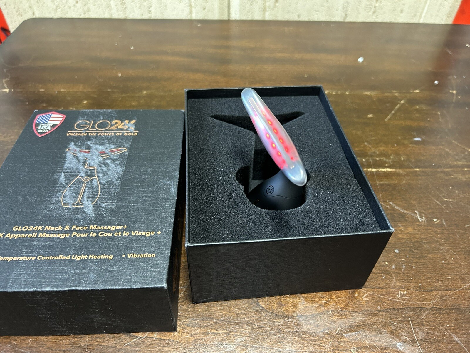 GLO24K Red Light Beauty Device for Face and Neck. Based on Triple Action L E D