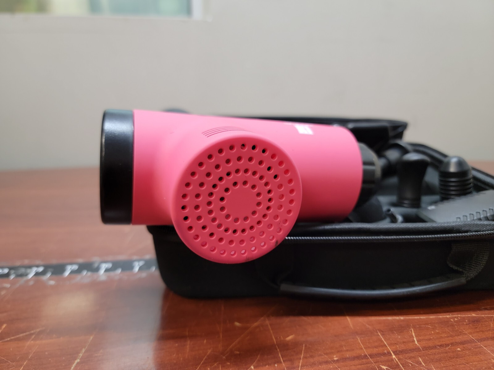 Knuckles Pink Electric Handheld Massage Gun, 1A, 2500mAh, In Carry Case c-x
