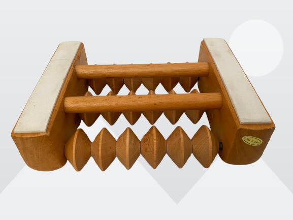 Vintage 18 Spool Hardwood Roller 6″x4.5″ Foot Massager Made In Taiwan