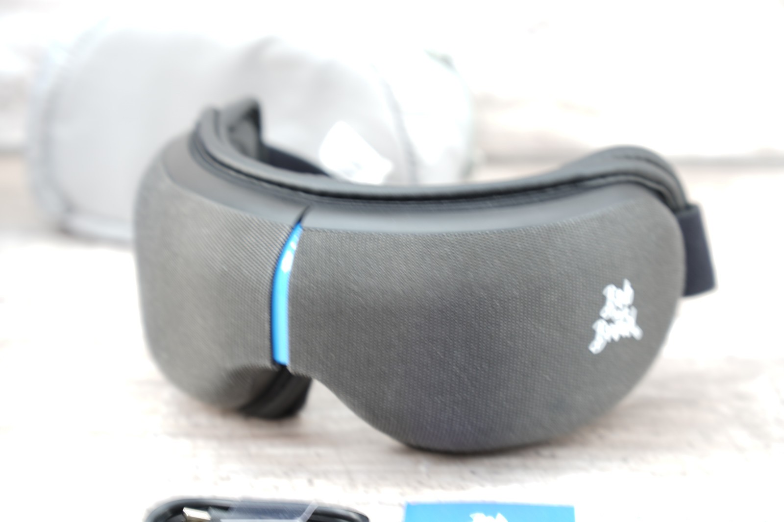 Bob & Brad EyeOasis 3 Eye Massager w/Heat, Compression, Bluetooth