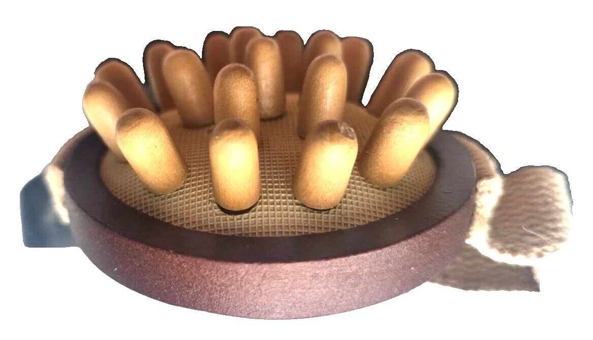 BAMBOO STIMULATING BODY AND SCALP MASSAGER 7 X 3.5CM