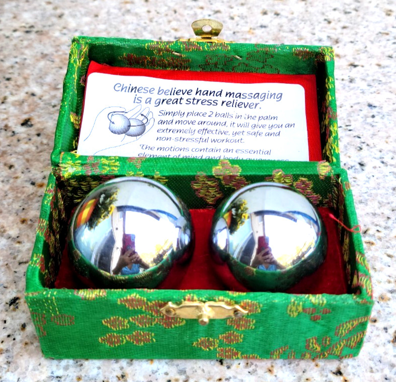 Chinese BOADING BALLS Hand Massage Stress Relief in Green Box