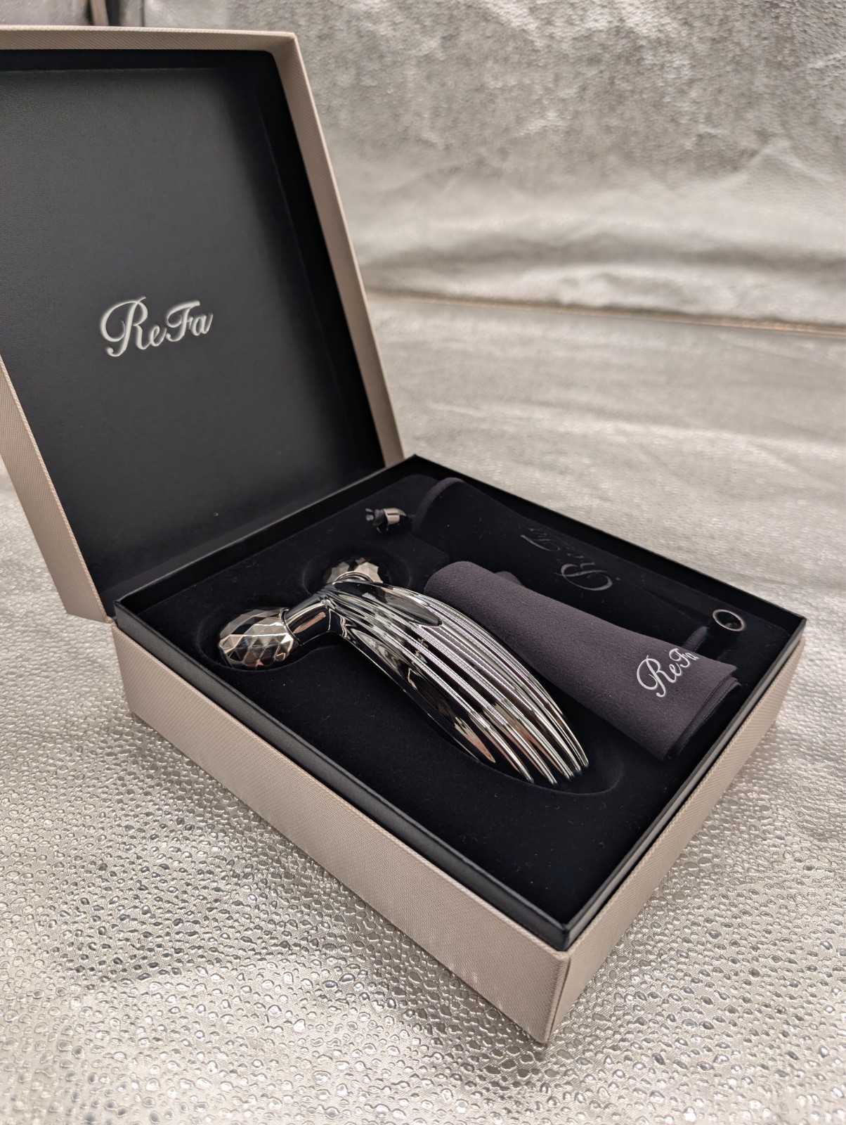 ReFa CARAT RAY RF-PC2019B MTG Platinum Beauty Facial Roller Handy Device Japan
