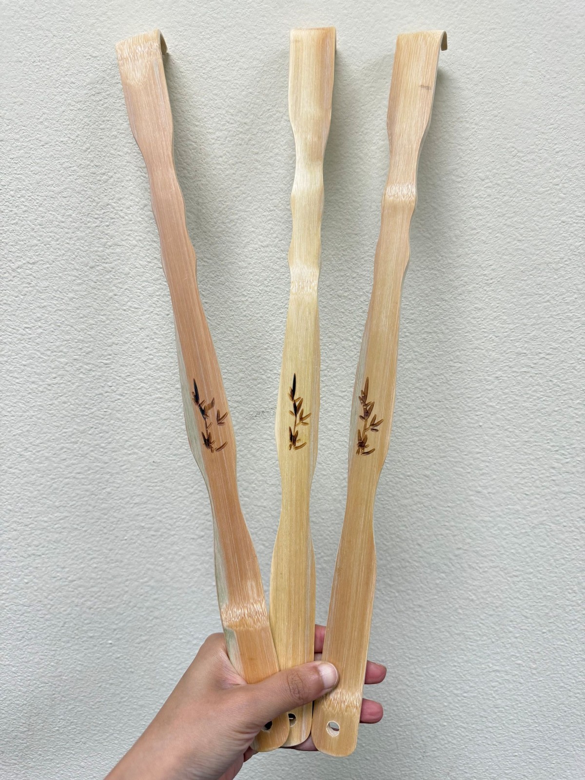 3PCS Wooden Bamboo Back Scratcher for Adults, Small Funny Gifts for Seniors