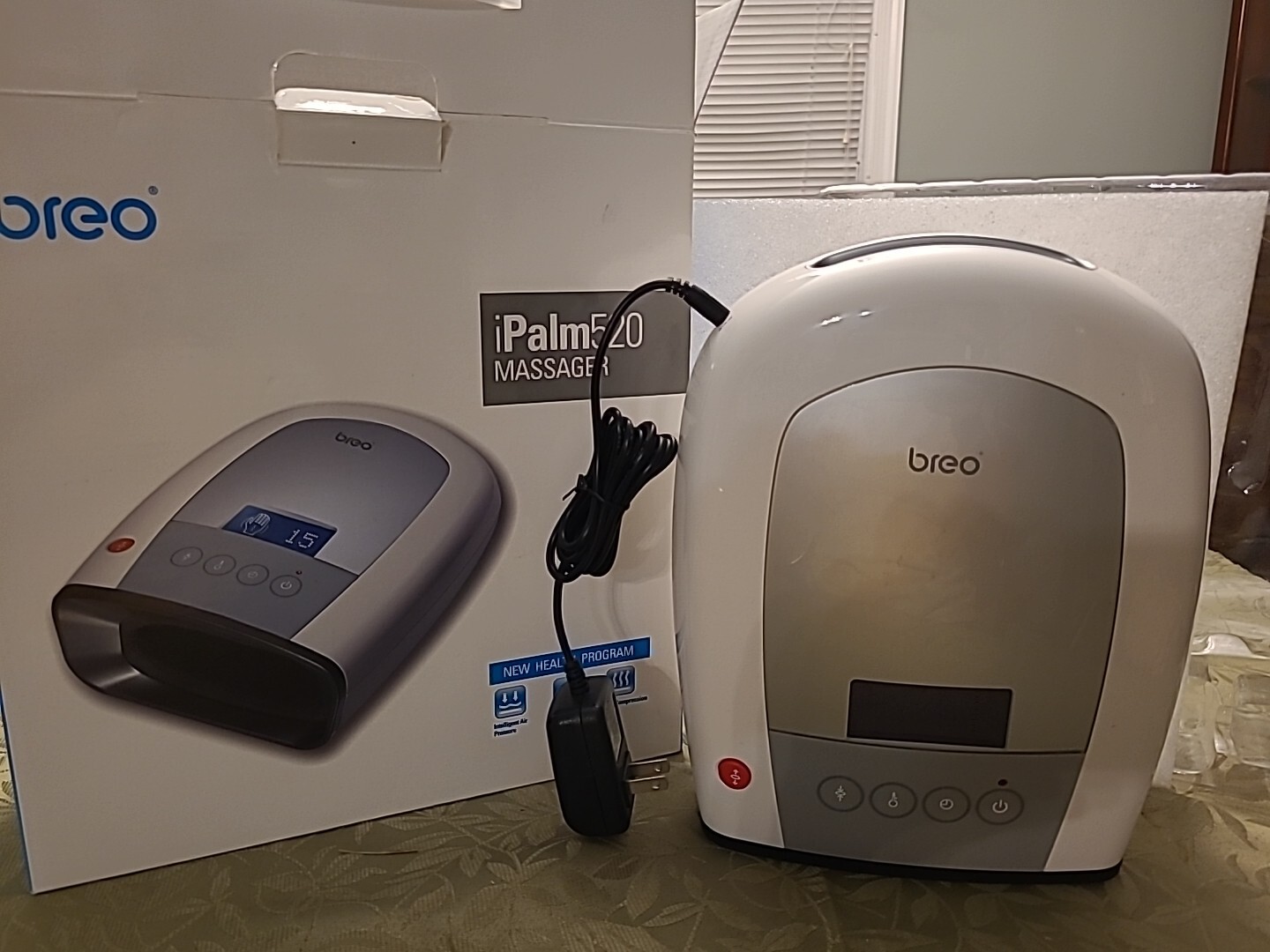 Breo iPalm520 Acu pressure Palm Hand Finger Massager Air Heat Compression