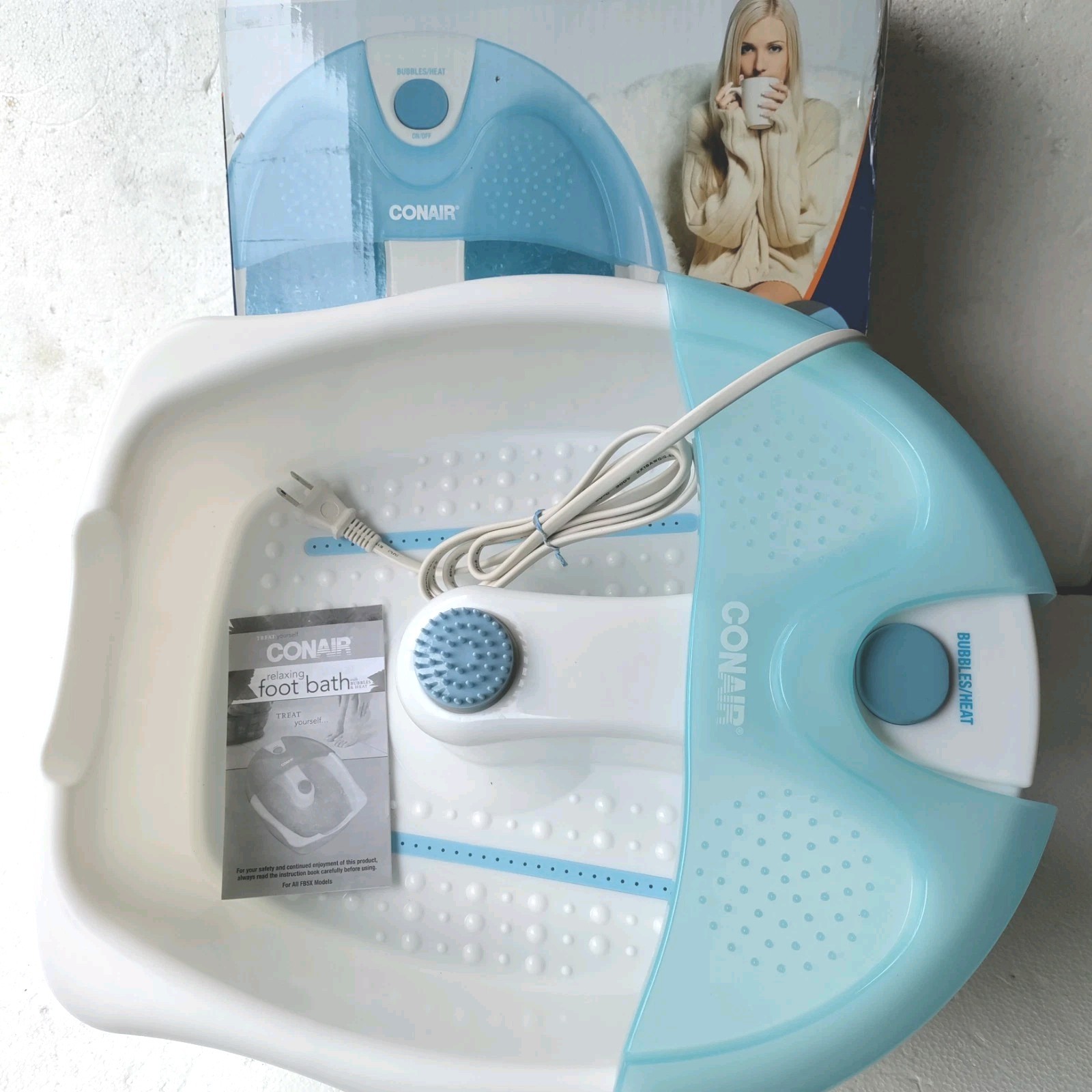 Conair Pedicure Foot Spa with Bubbles and Pinpoint Massage Attachment