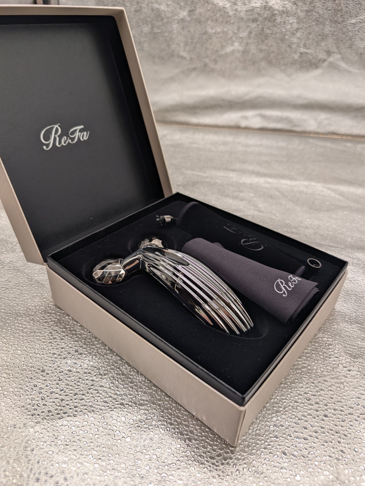 ReFa CARAT RAY RF-PC2019B MTG Platinum Beauty Facial Roller Handy Device Japan