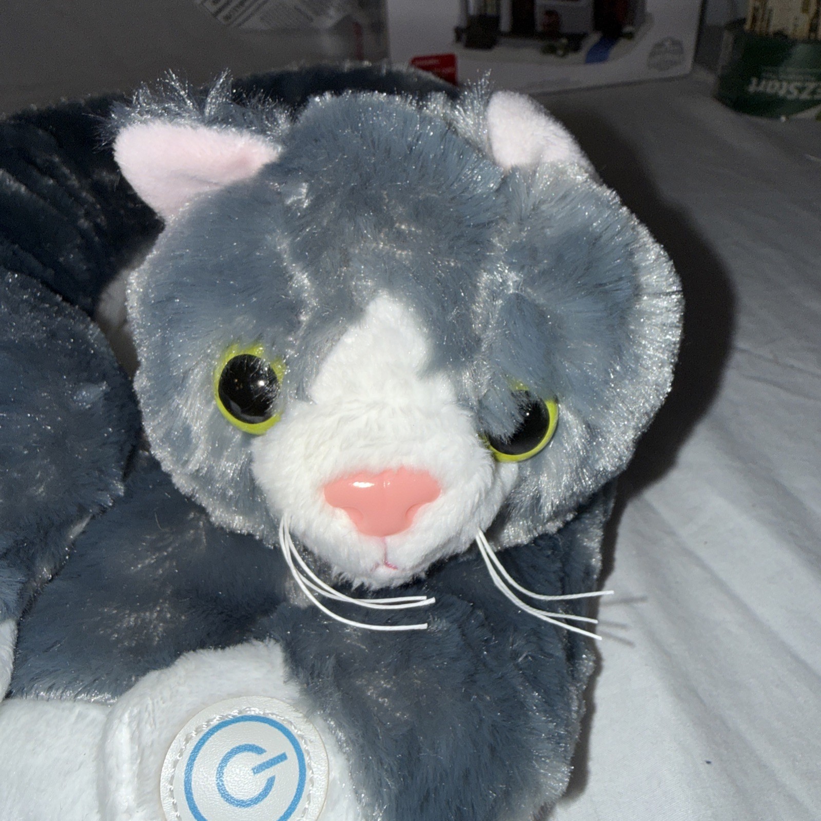 HealthTouch Polyester Fibers Neck Massager Gray Cat Requires 2 AA Batteries