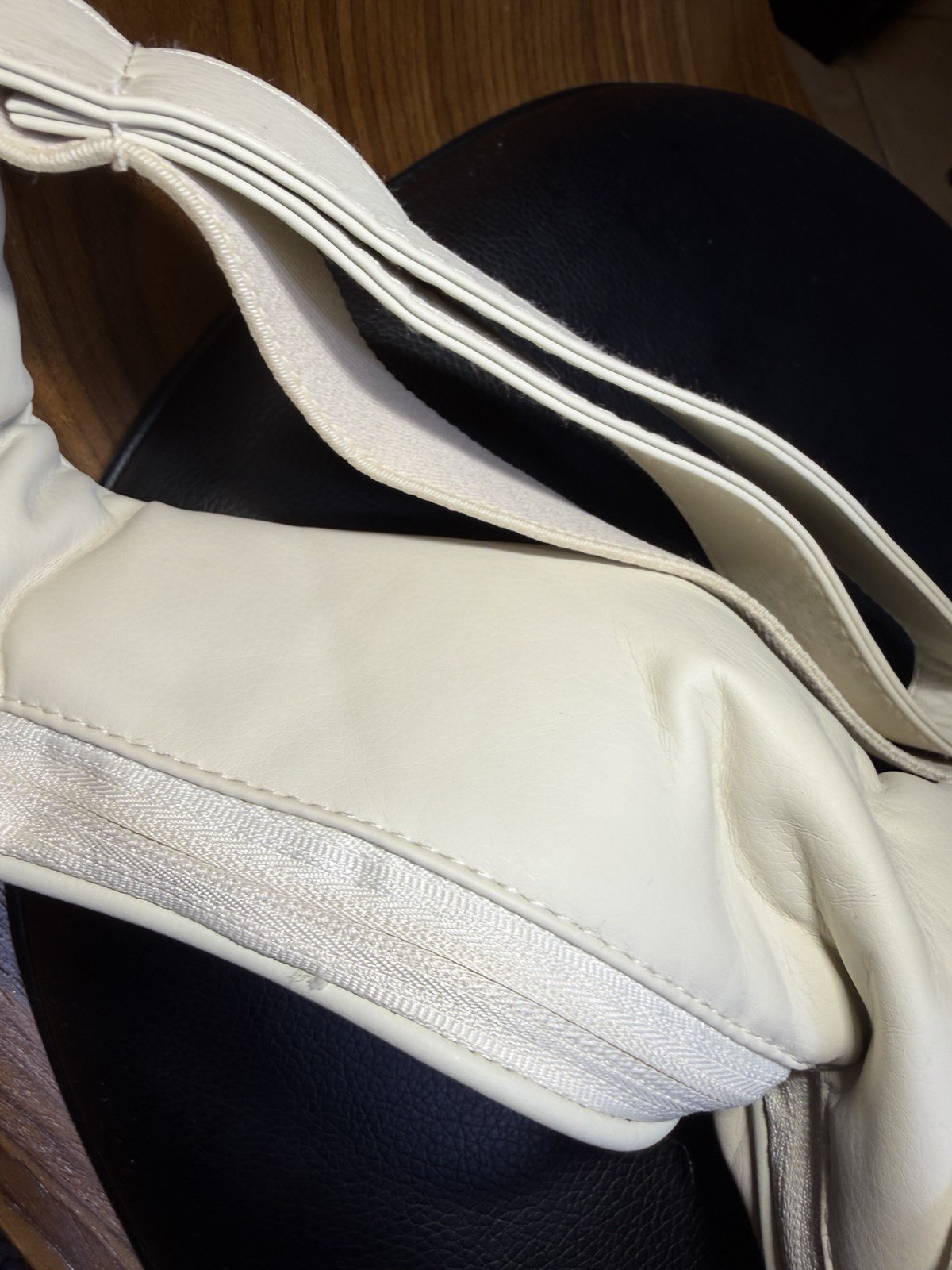 HEALTHMATE Kneading Shoulder and Neck Massager for Pain Relief Pre-owned
