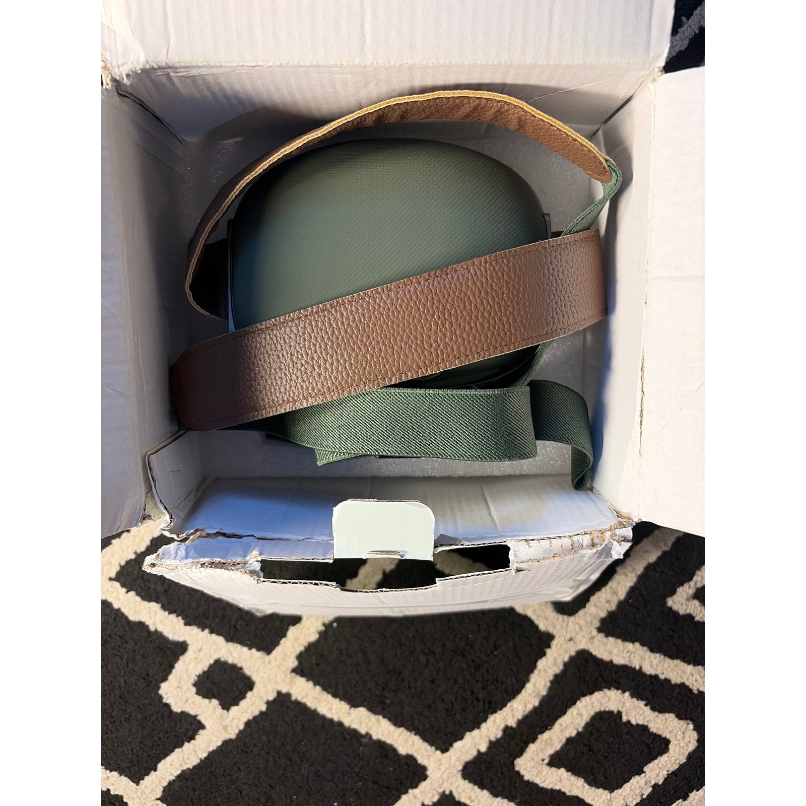 So Shoulder and Neck Massager Unisex OS Moss Green Portable Heat USB-C Model N