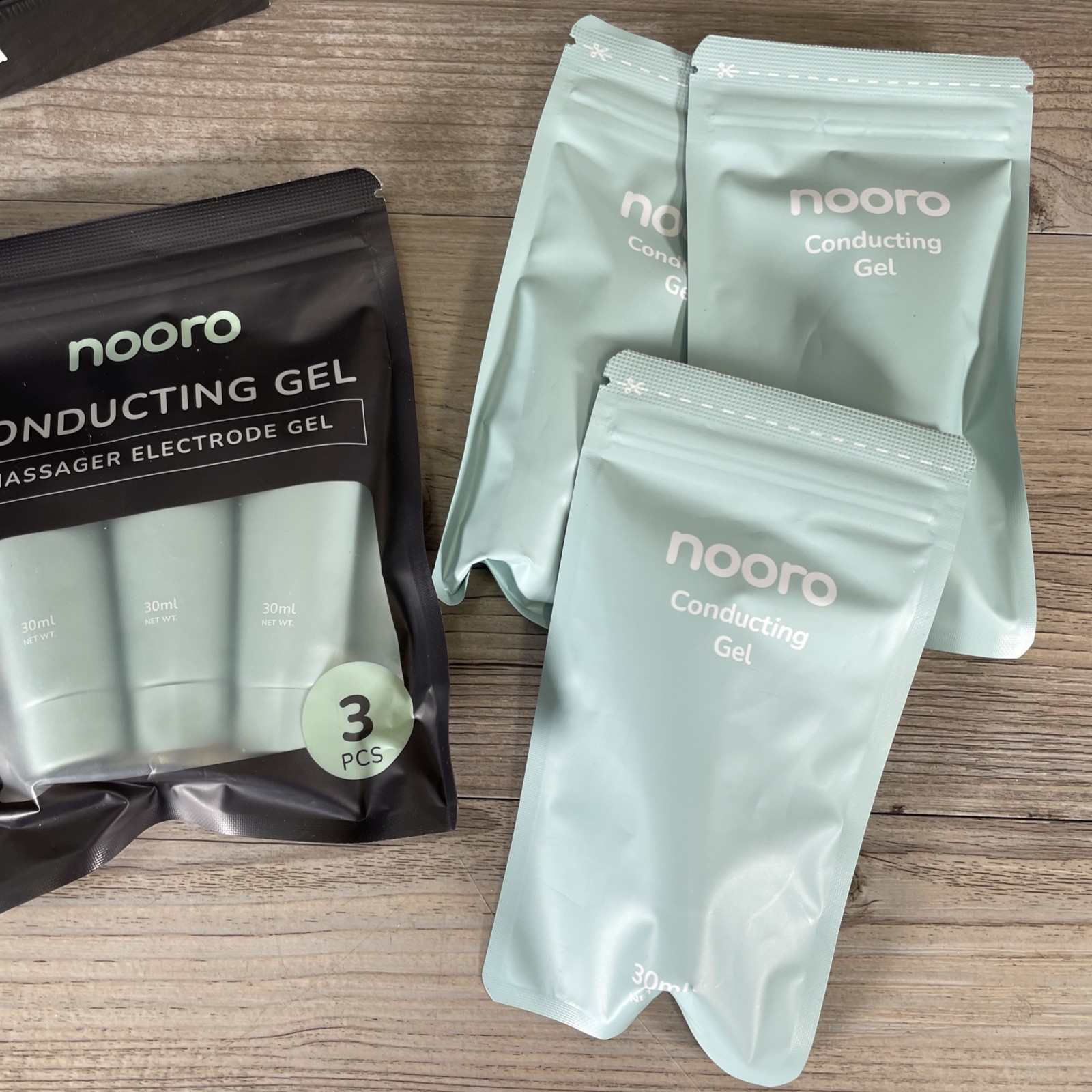 Nooro Sunmas Tens Pms, Hydrogel Sticky Pads (4) Whole Body and (1) Foot Massager