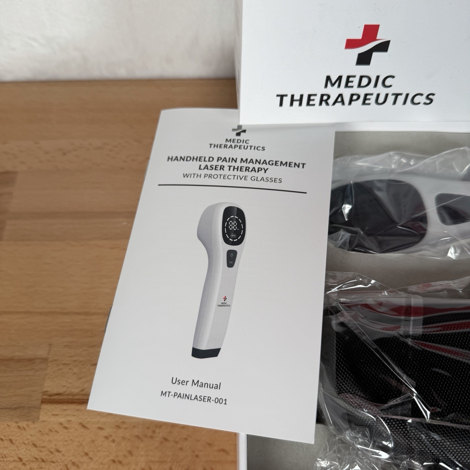 Medic Therapeutics Handheld Pain Management Laser Therapy & Glasses