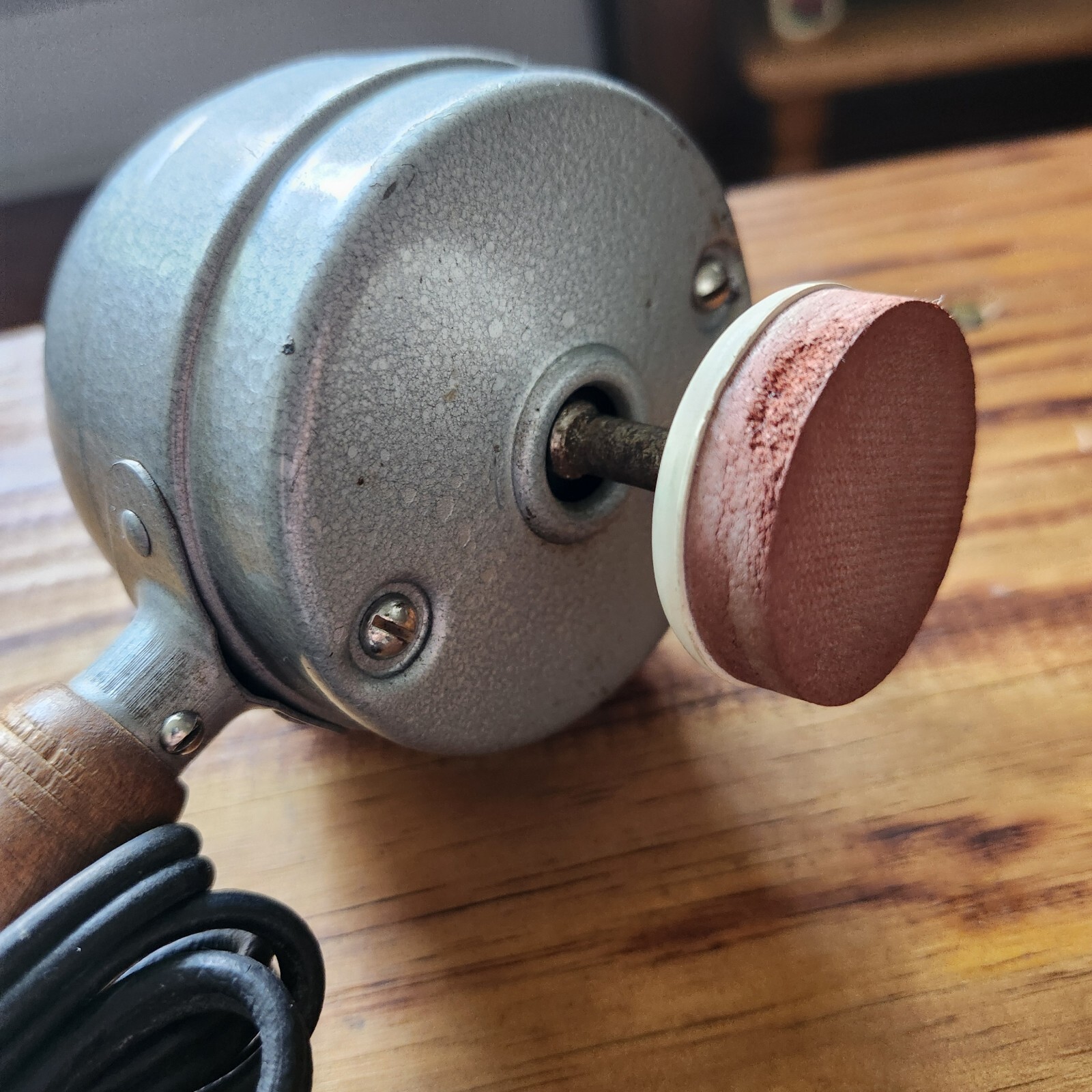 Vintage 1950’s Eskimo one speed massager vibrator Model 751 750 WORKS