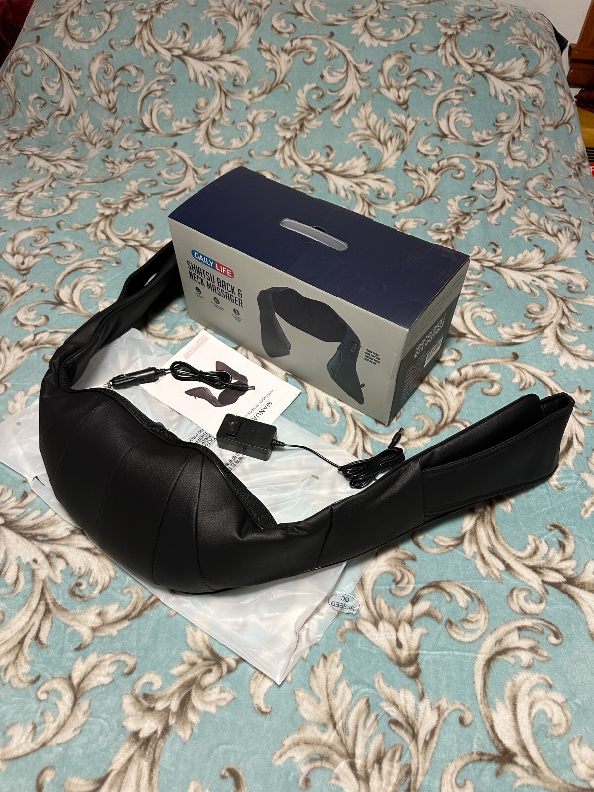 DAILY LIFE SHIATSU BACK & NECK MASSAGER WITH HEAT / DEEP KNEADING / ZC-3002