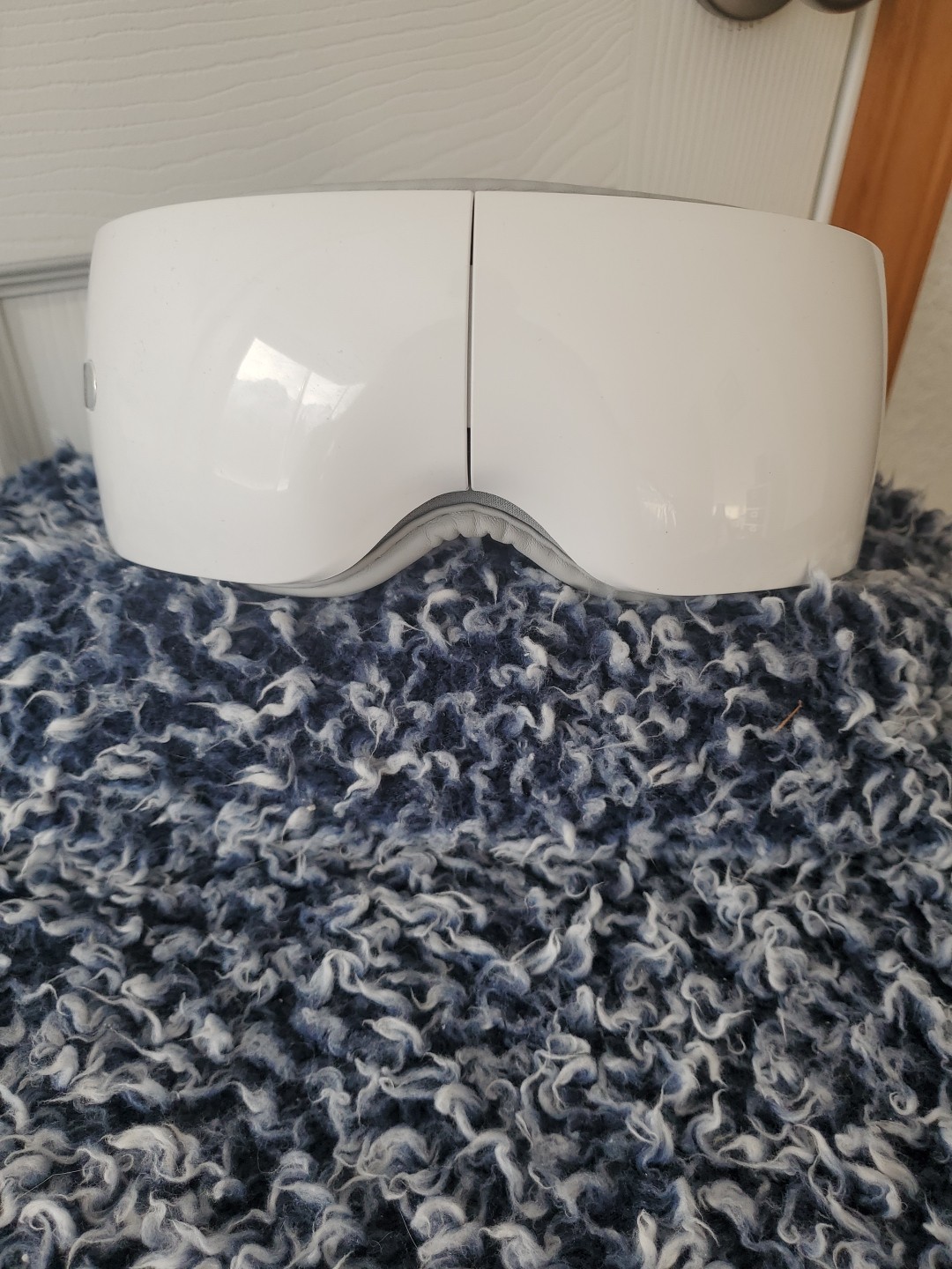Ustuour Eye Massager Model UD-300 With Manual And Carry Case